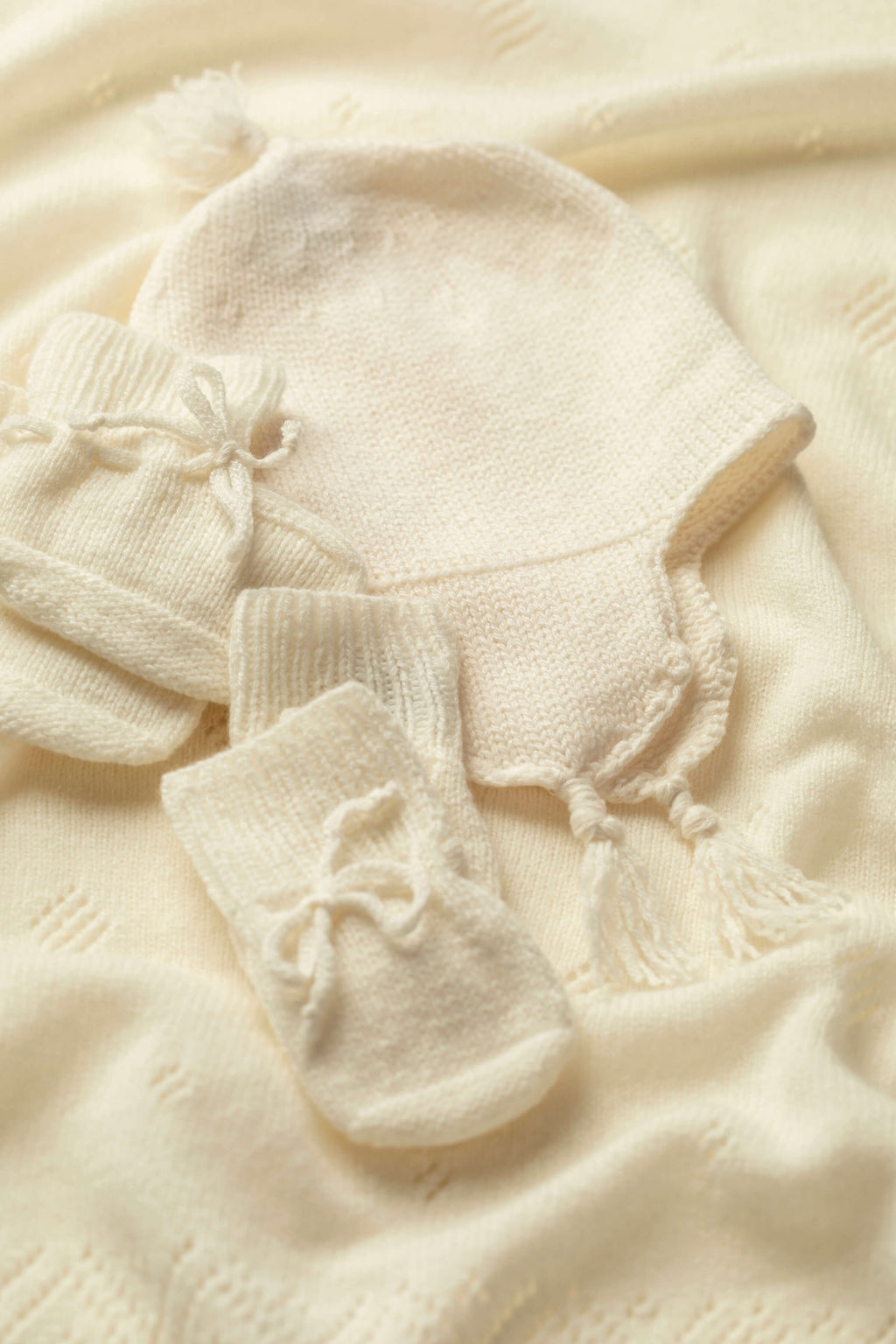 Baby's White Cashmere Gift Set