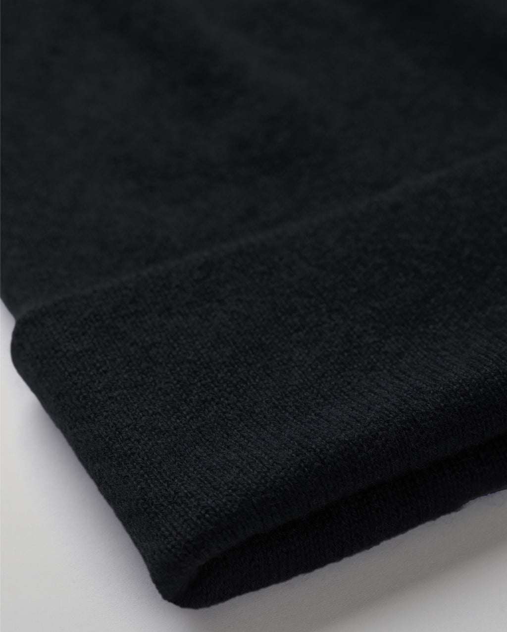 Braemar Black Cashmere Beanie