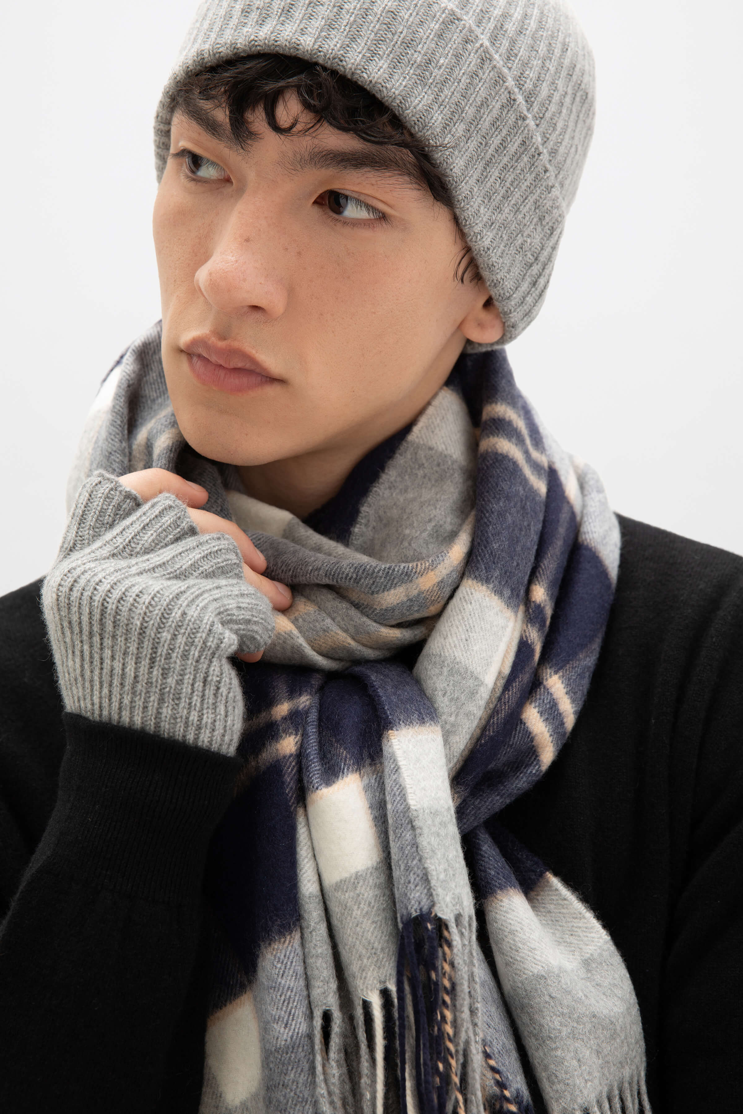 Ribbed Cashmere Light Grey Fingerless Gloves