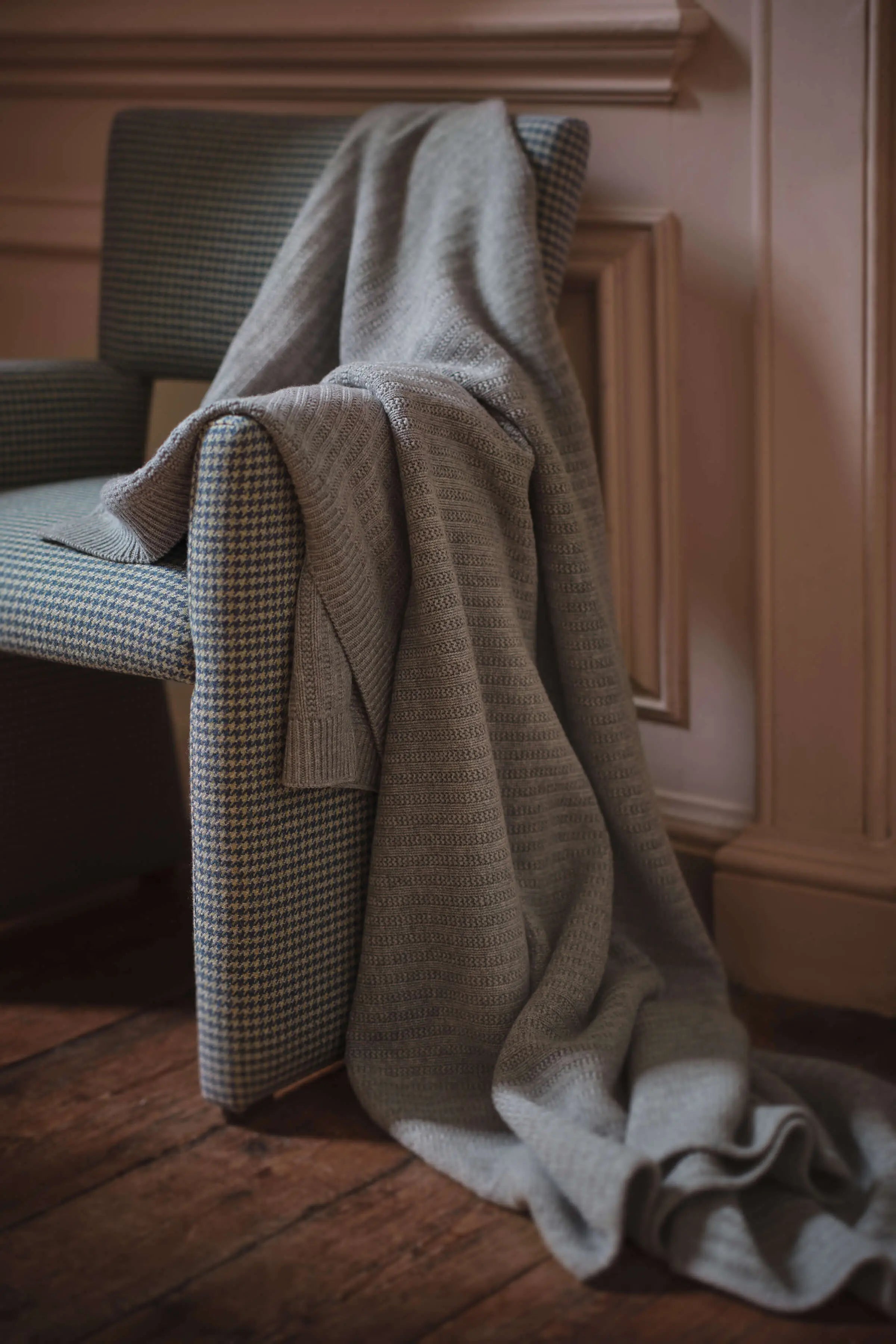Texture Knitted Light Grey Cashmere Throw