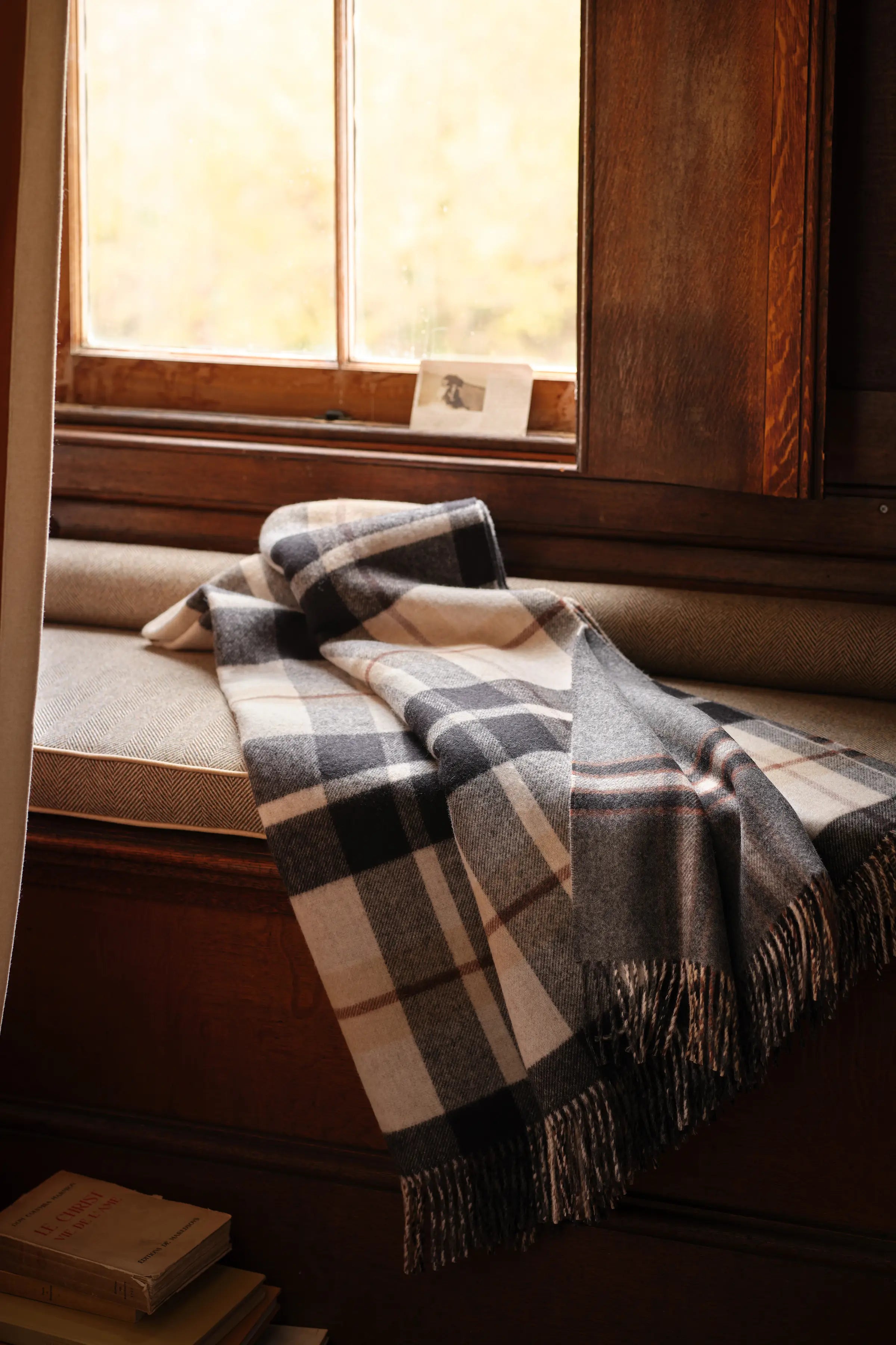 Double Face Lambswool Throw in Black & Brown Plaid