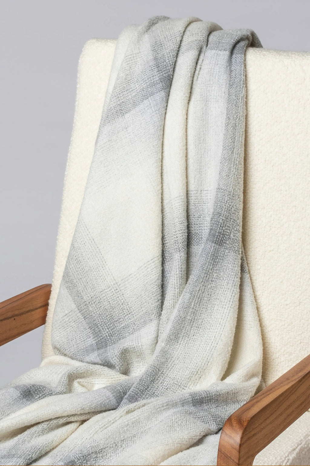 Blurred Cashmere Silk Bouclé Throw in White