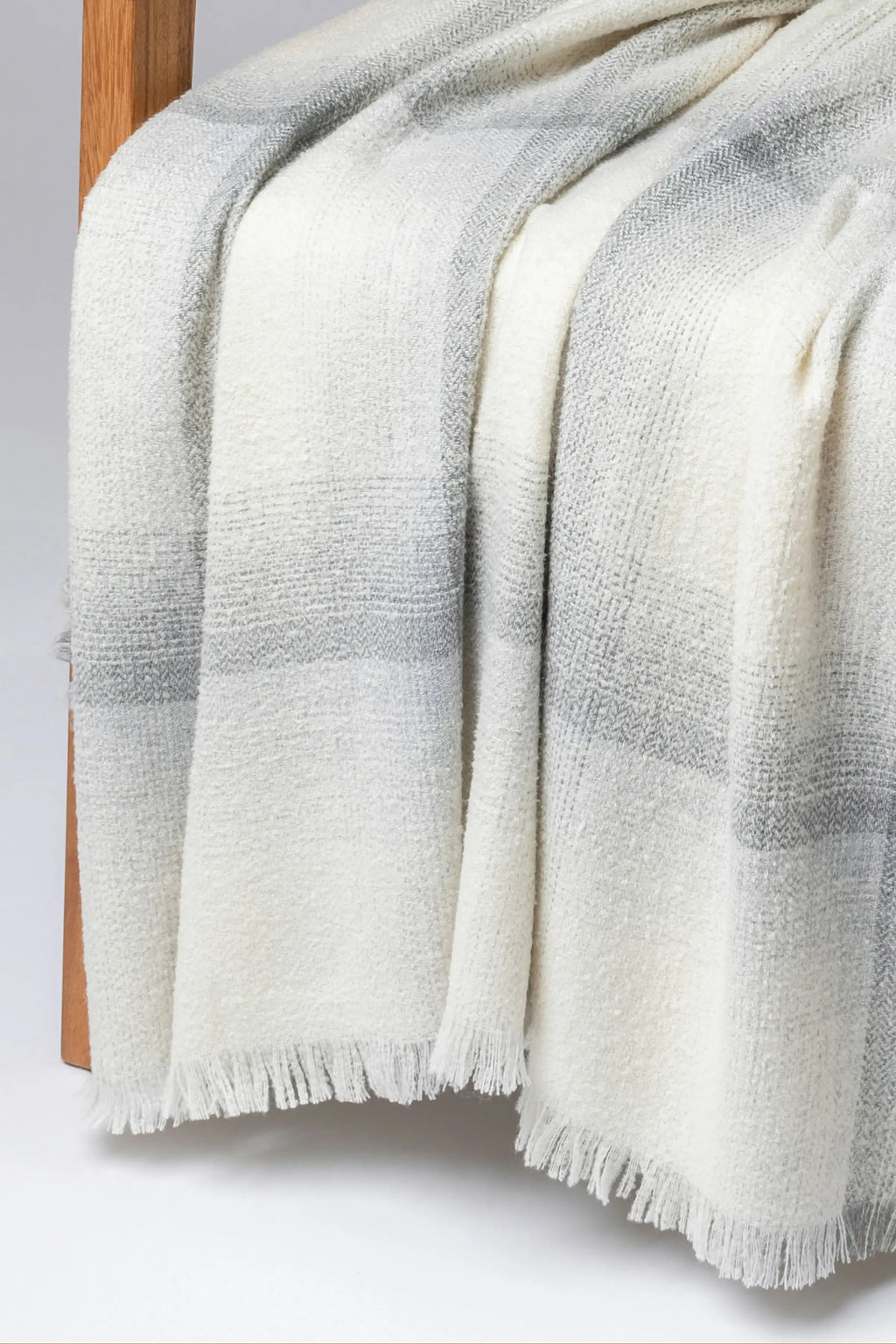 Blurred Cashmere Silk Bouclé Throw in White