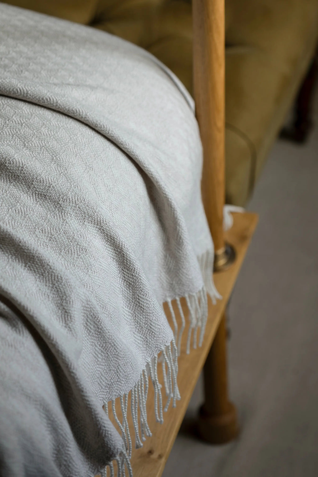 Trellis Weave Merino Bed Throw in Silver