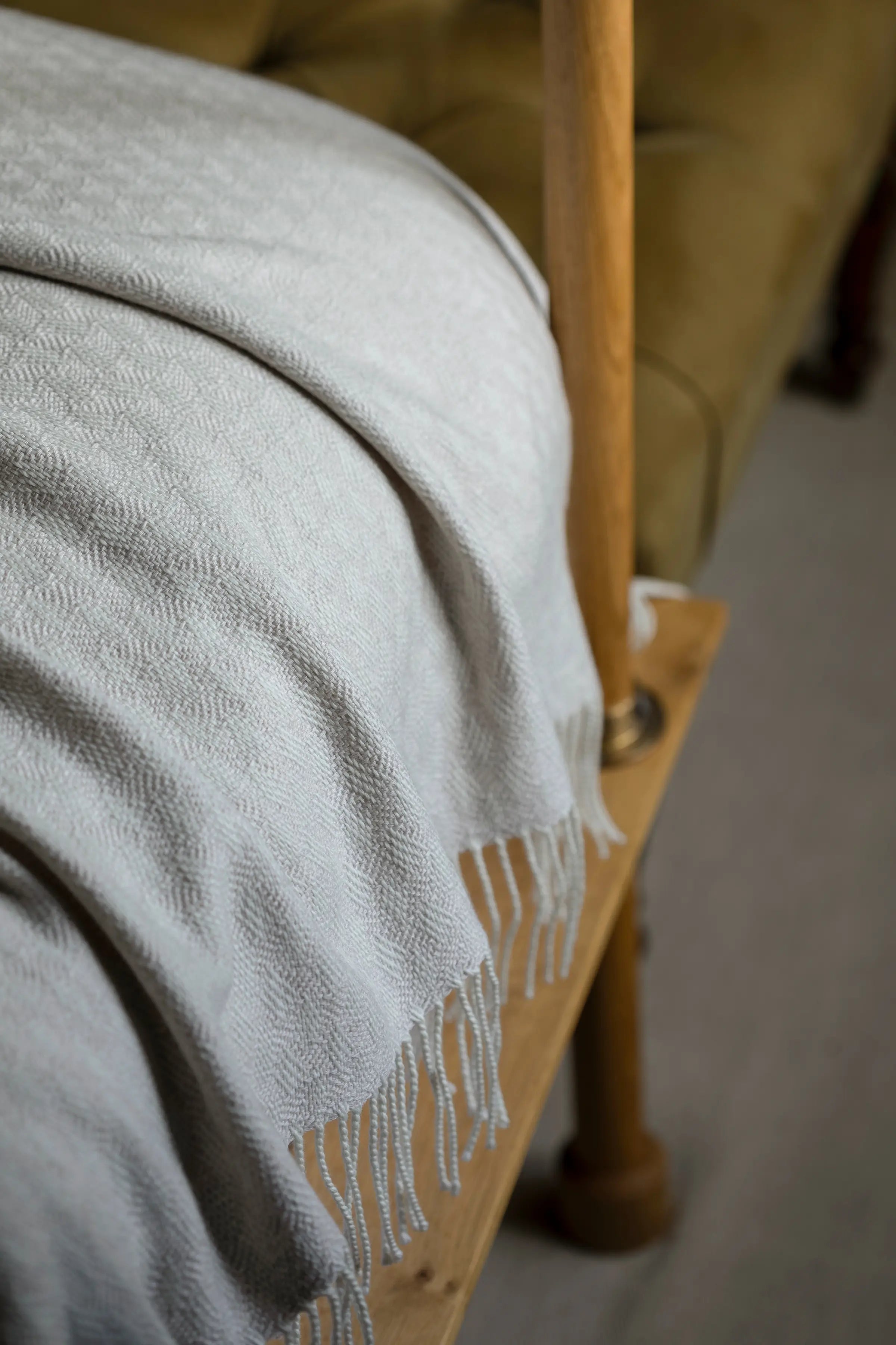 Trellis Weave Merino Bed Throw in Silver