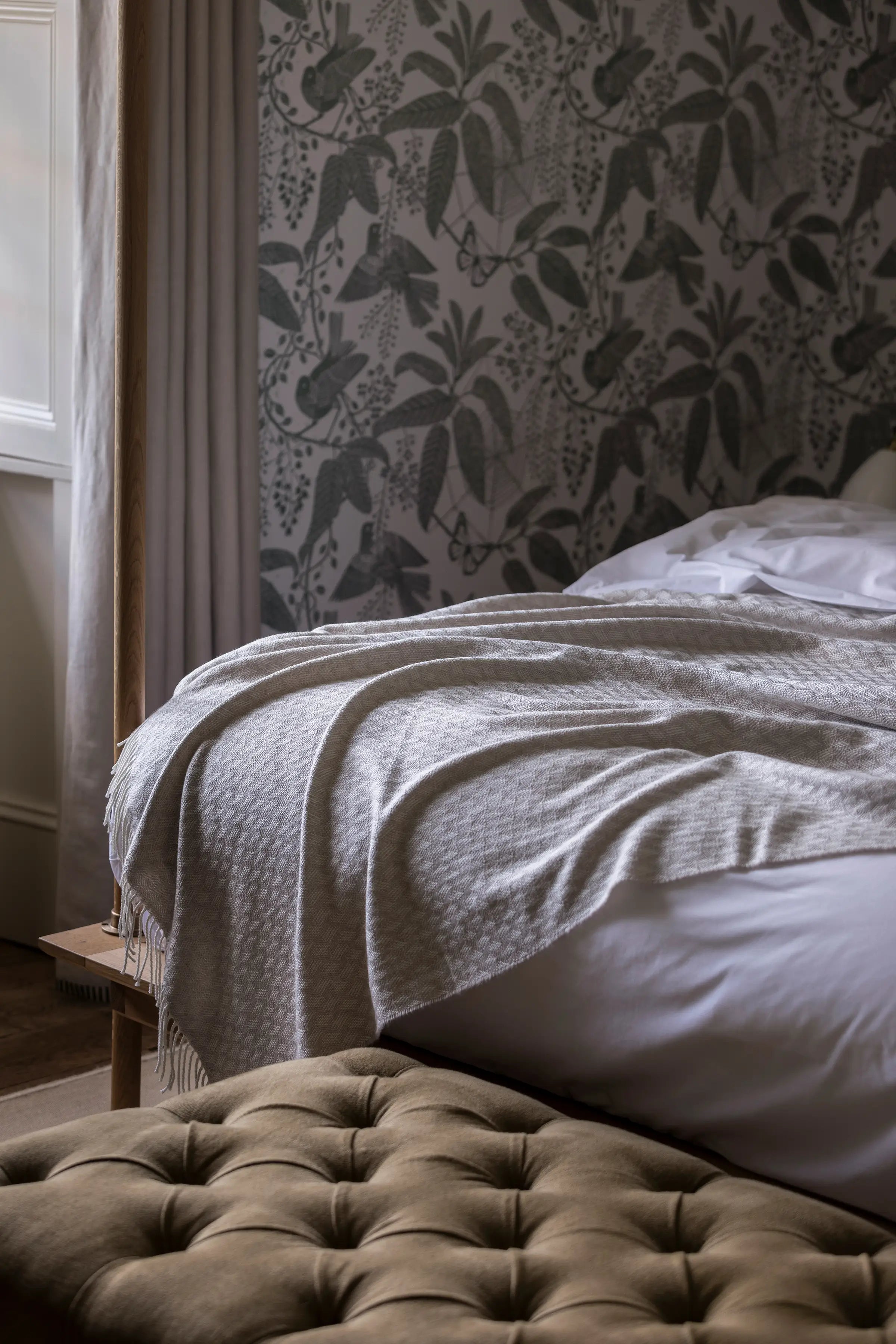 Trellis Weave Merino Bed Throw in Silver