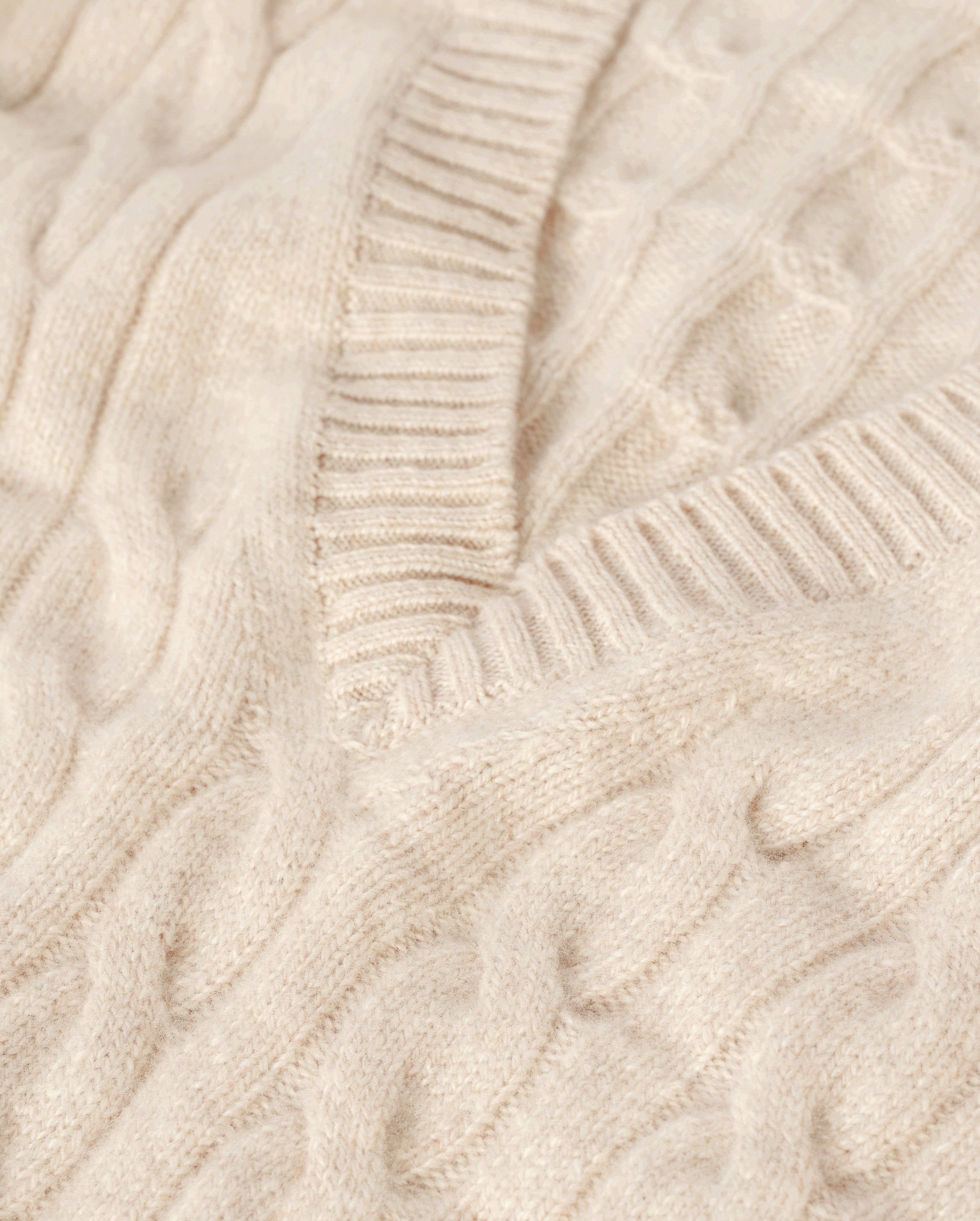 Kylesku Deep V Cream Cashmere Jumper
