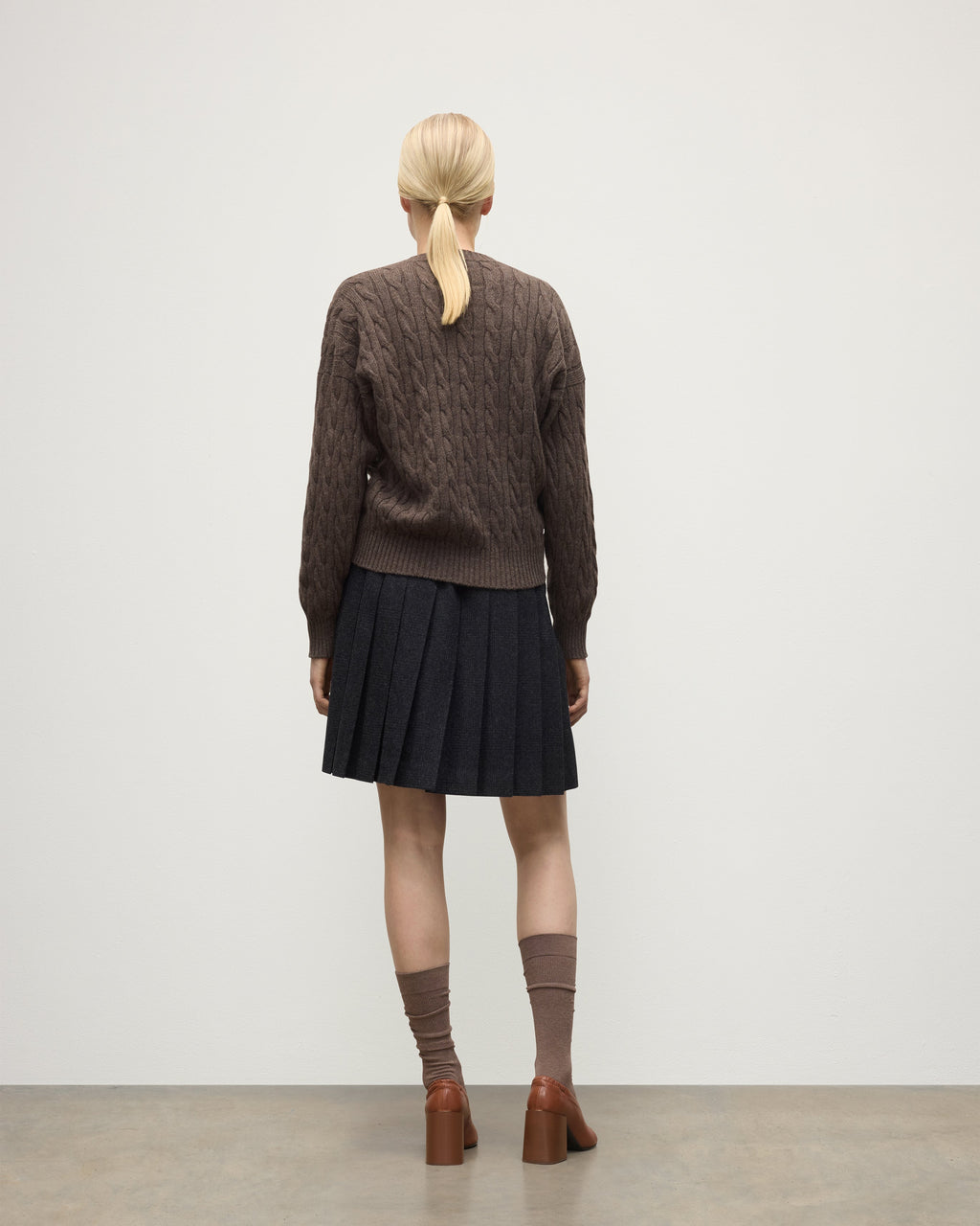 Kylesku Deep V Brown Cashmere Jumper