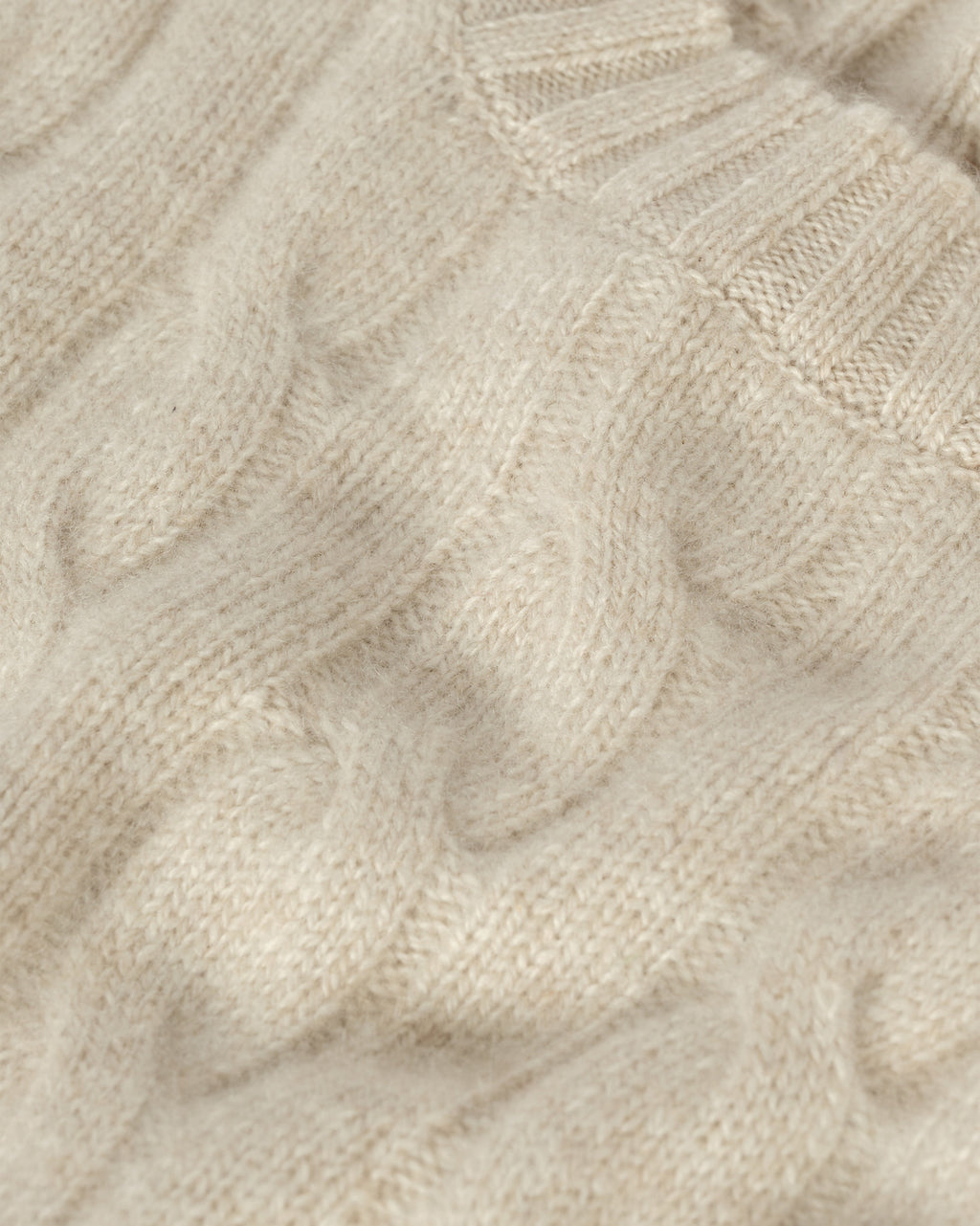 Calder Natural Cable Cashmere Jumper