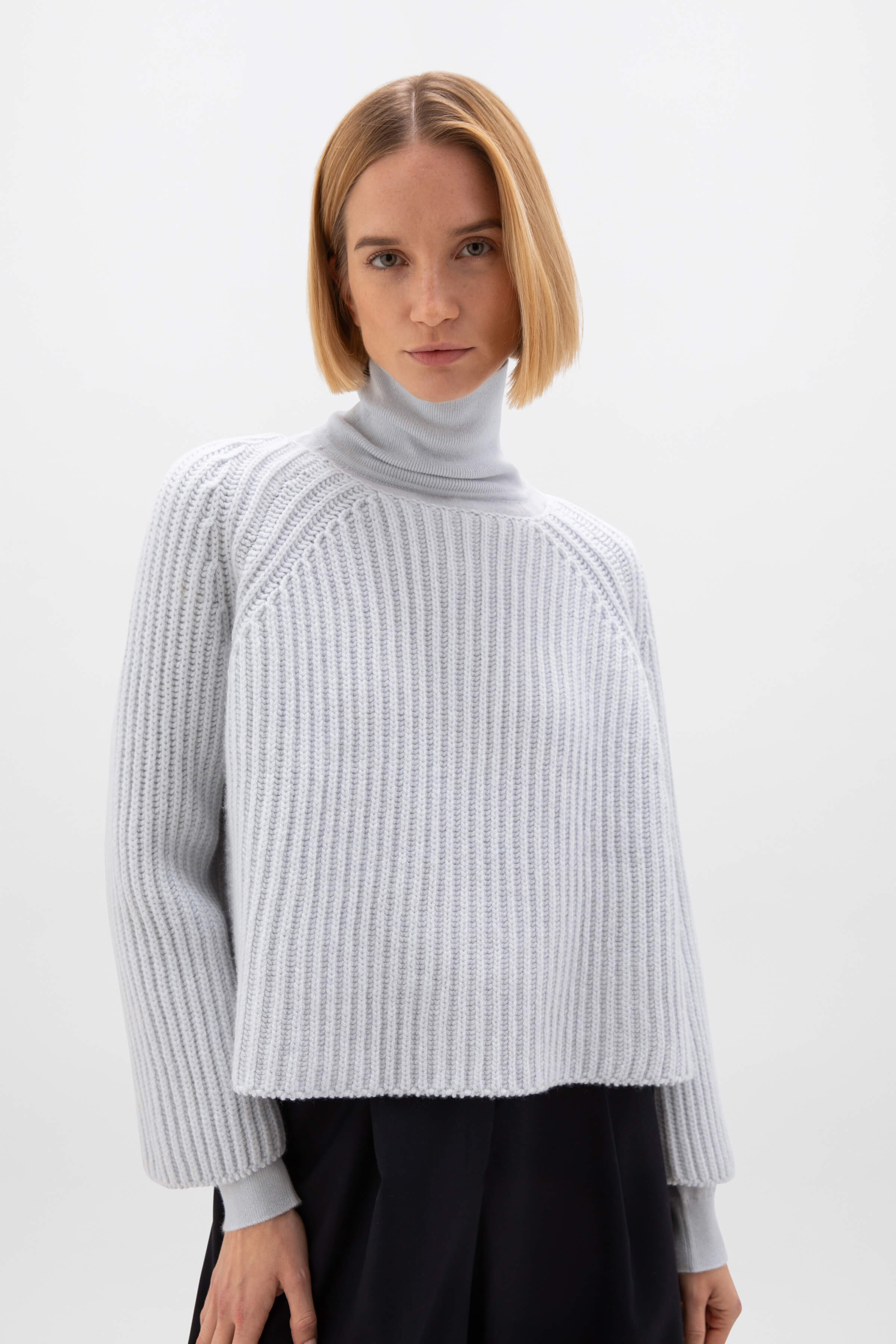 Cropped Ribbed Blue Cashmere Jumper
