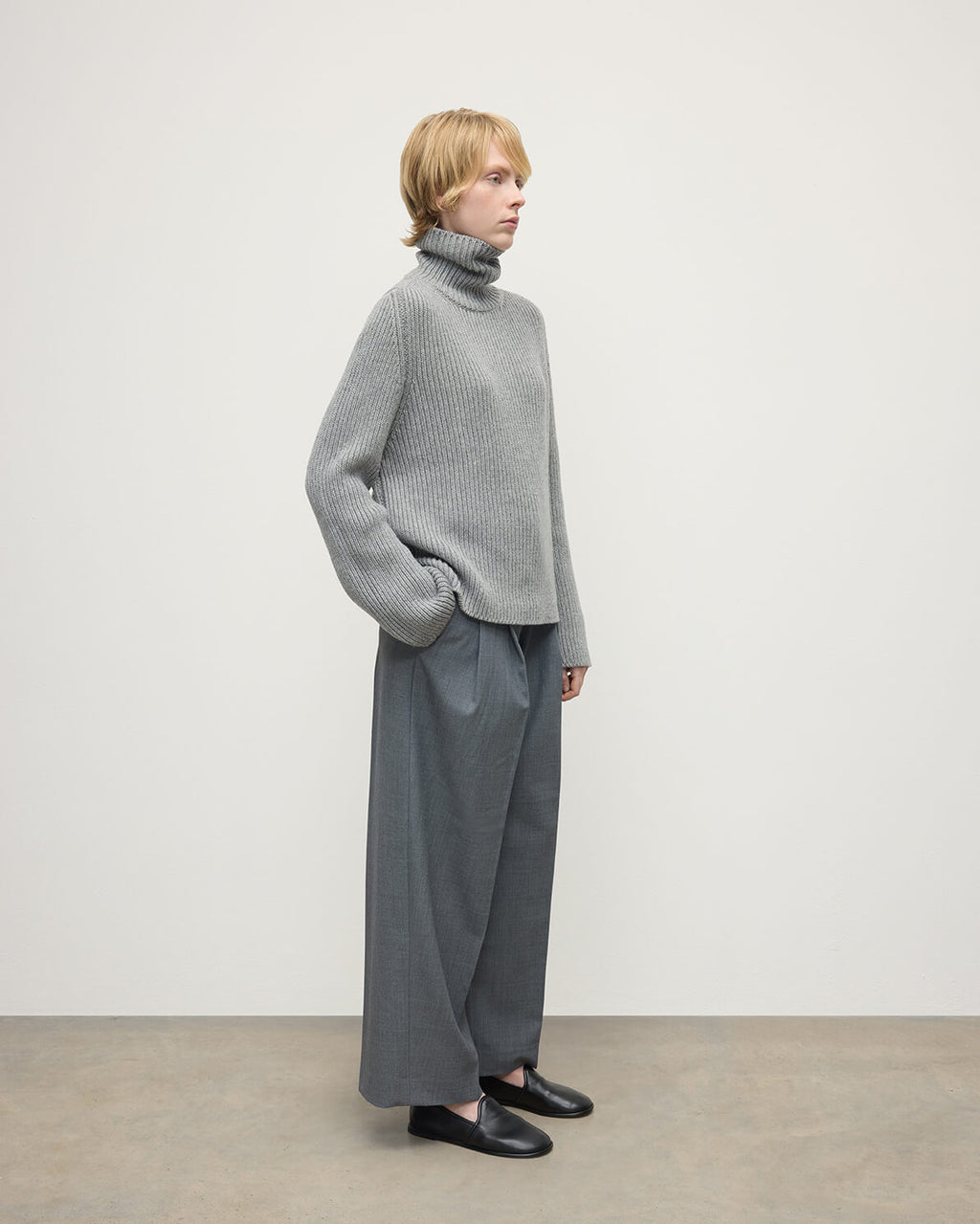 Roll-Collar Light Grey Cashmere Jumper