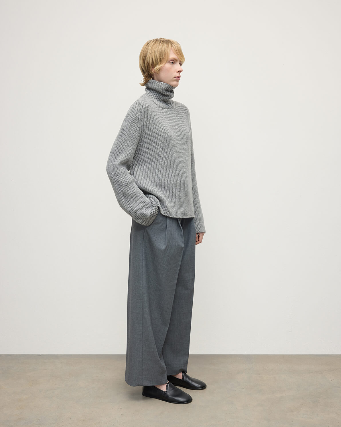Roll-Collar Light Grey Cashmere Jumper