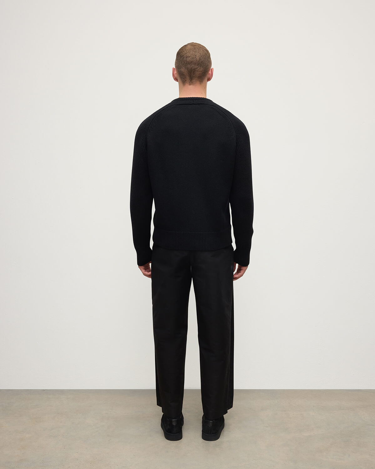 Ribbed Black Cashmere Jumper