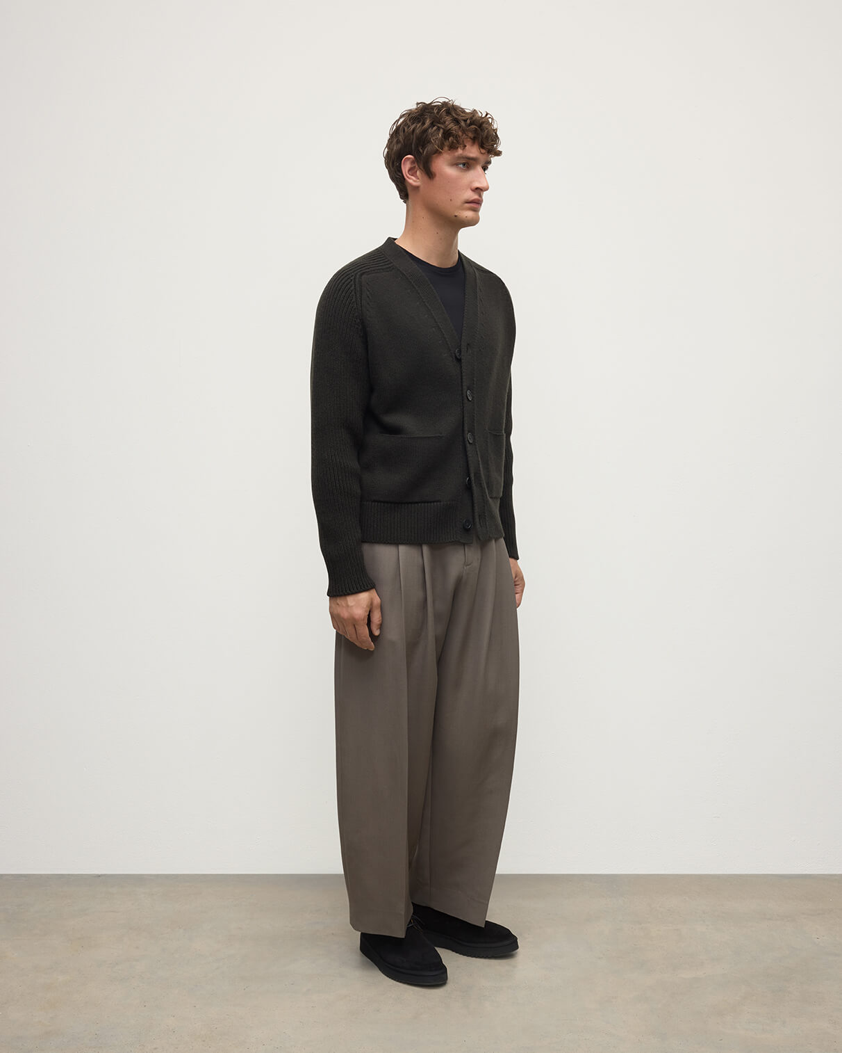 Ribbed Cashmere Dark Grey Cardigan