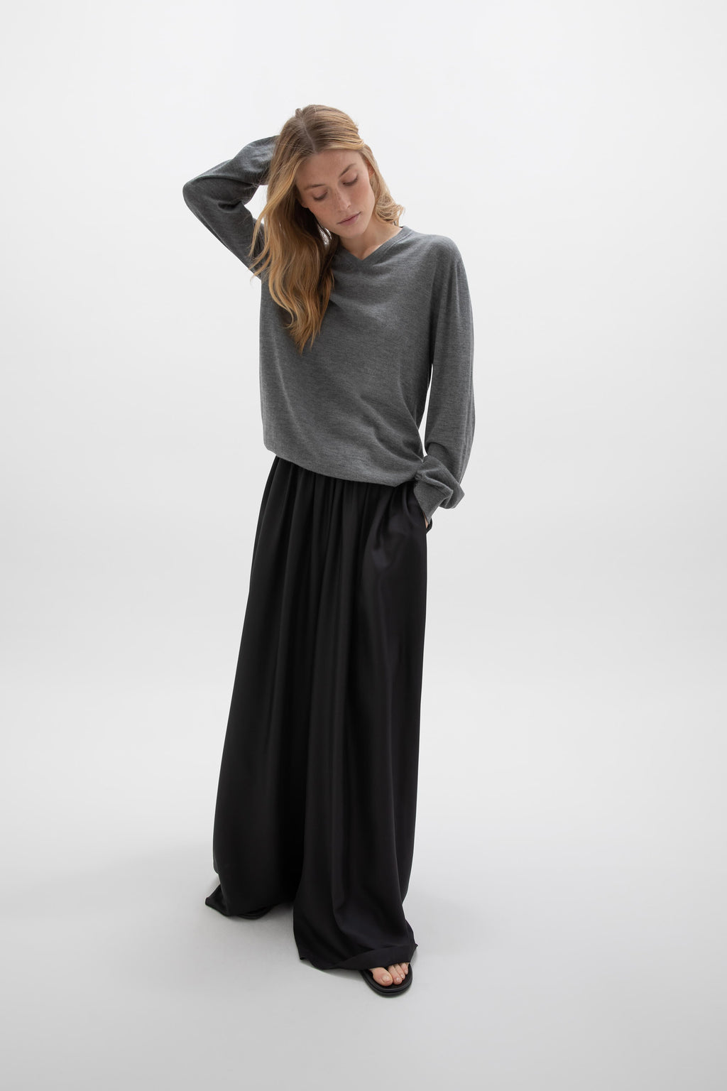 Superfine Cashmere Mid Grey V Neck Jumper