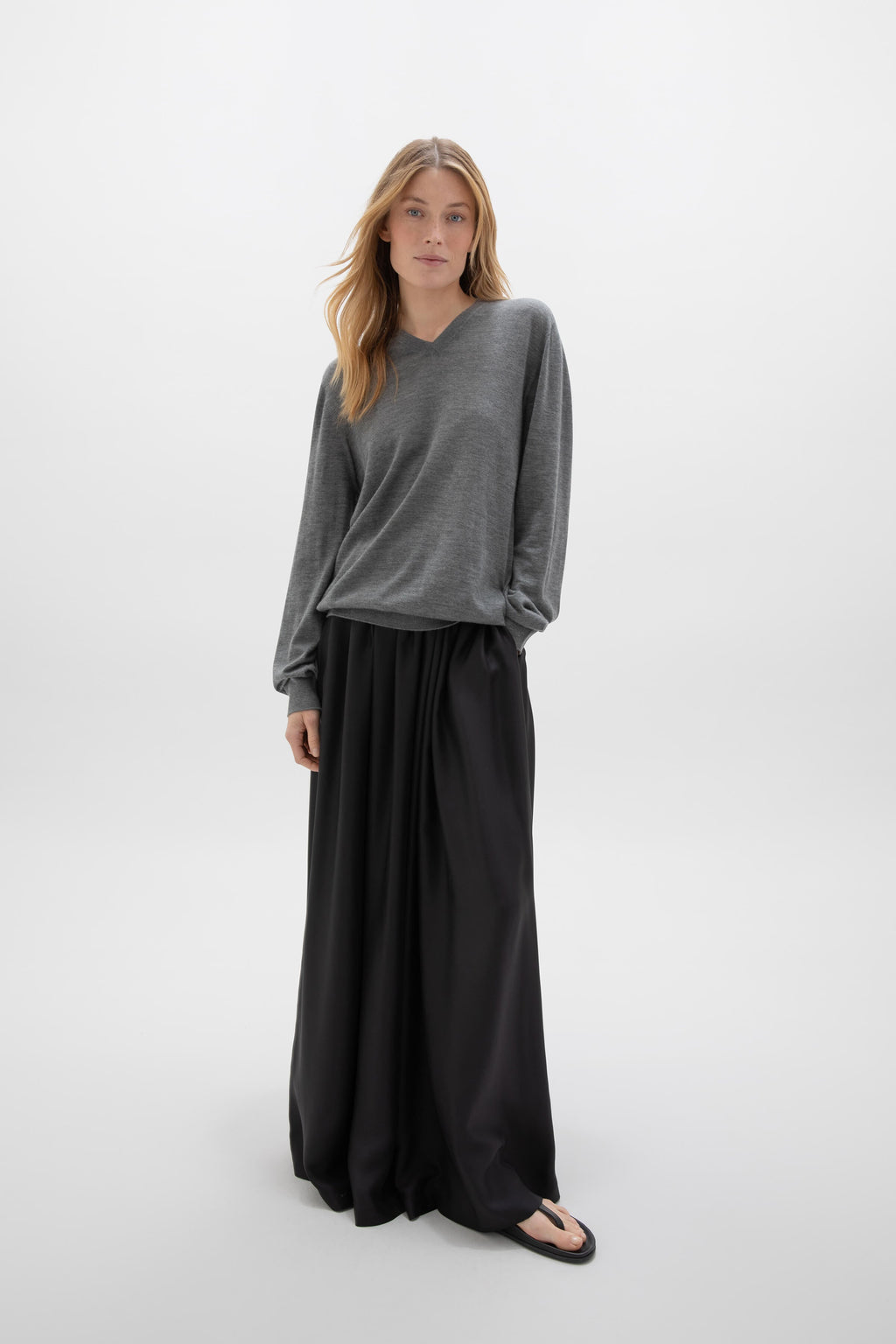Superfine Cashmere Mid Grey V Neck Jumper