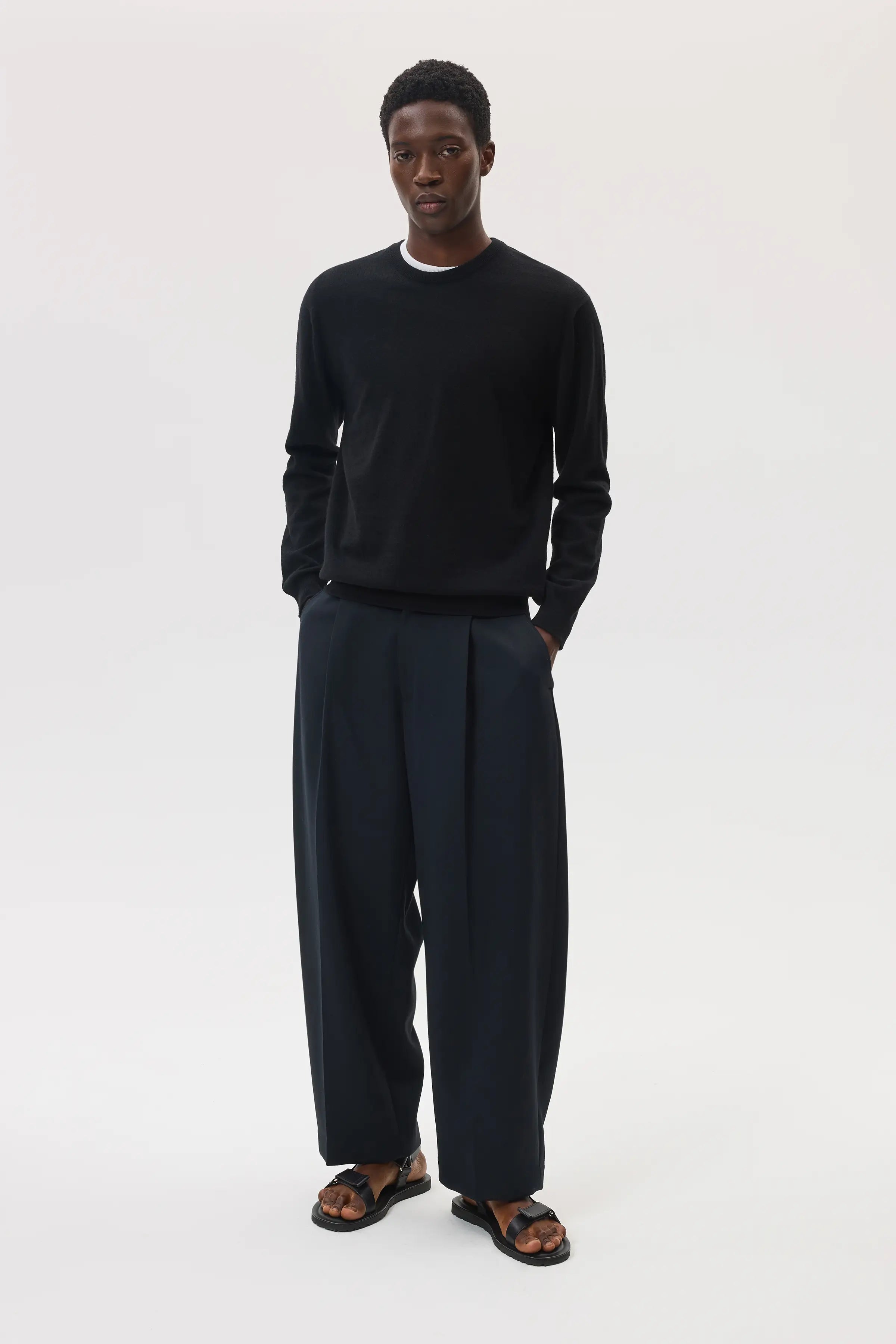 Classic Black Cashmere Round Neck Jumper