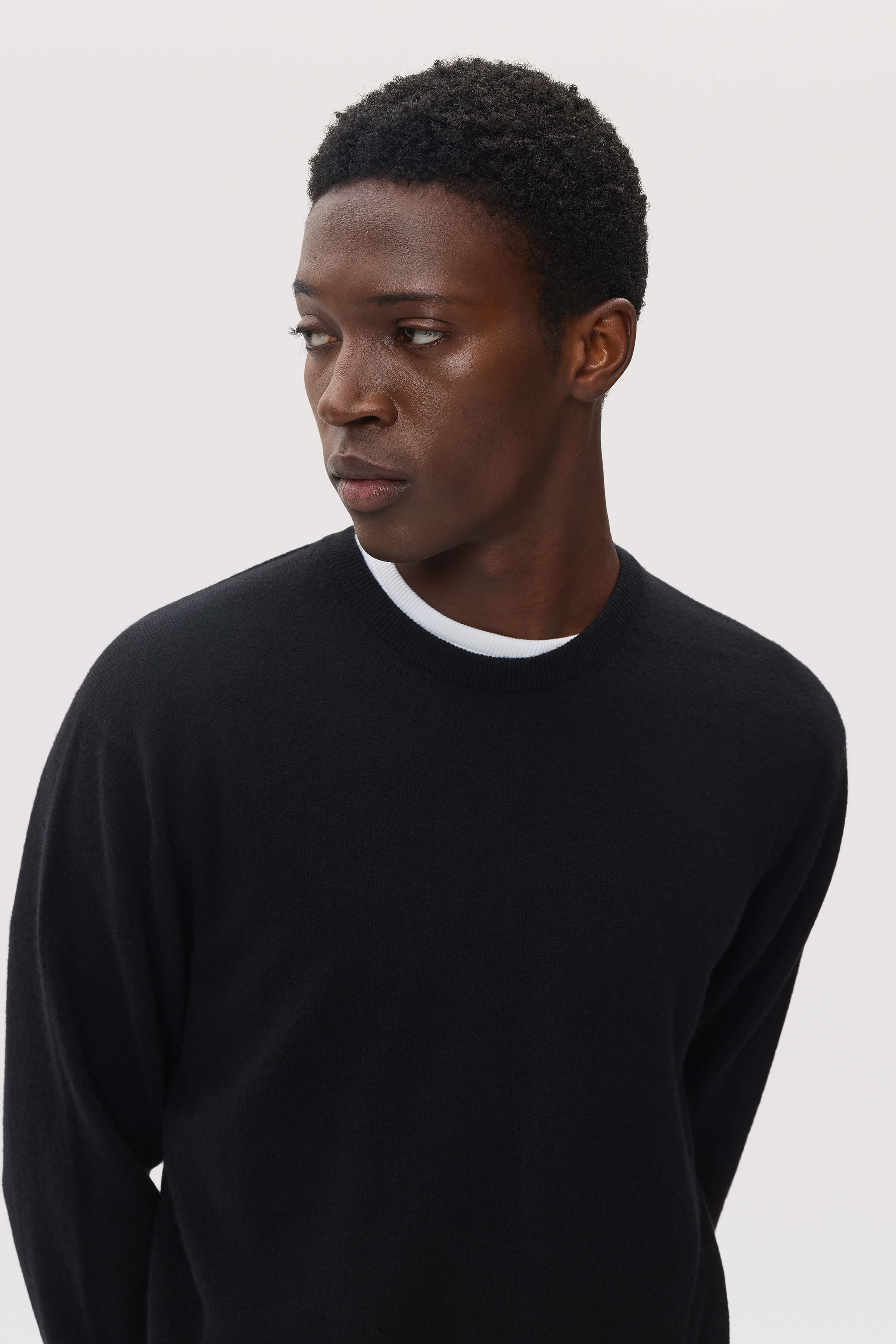 Classic Black Cashmere Round Neck Jumper