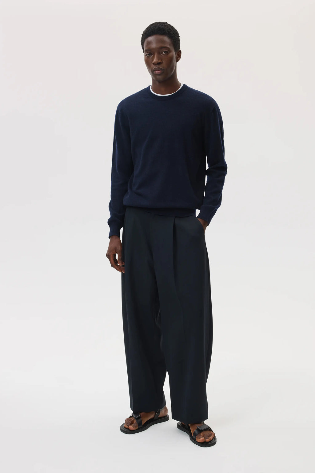 Classic Navy Cashmere Round Neck Jumper