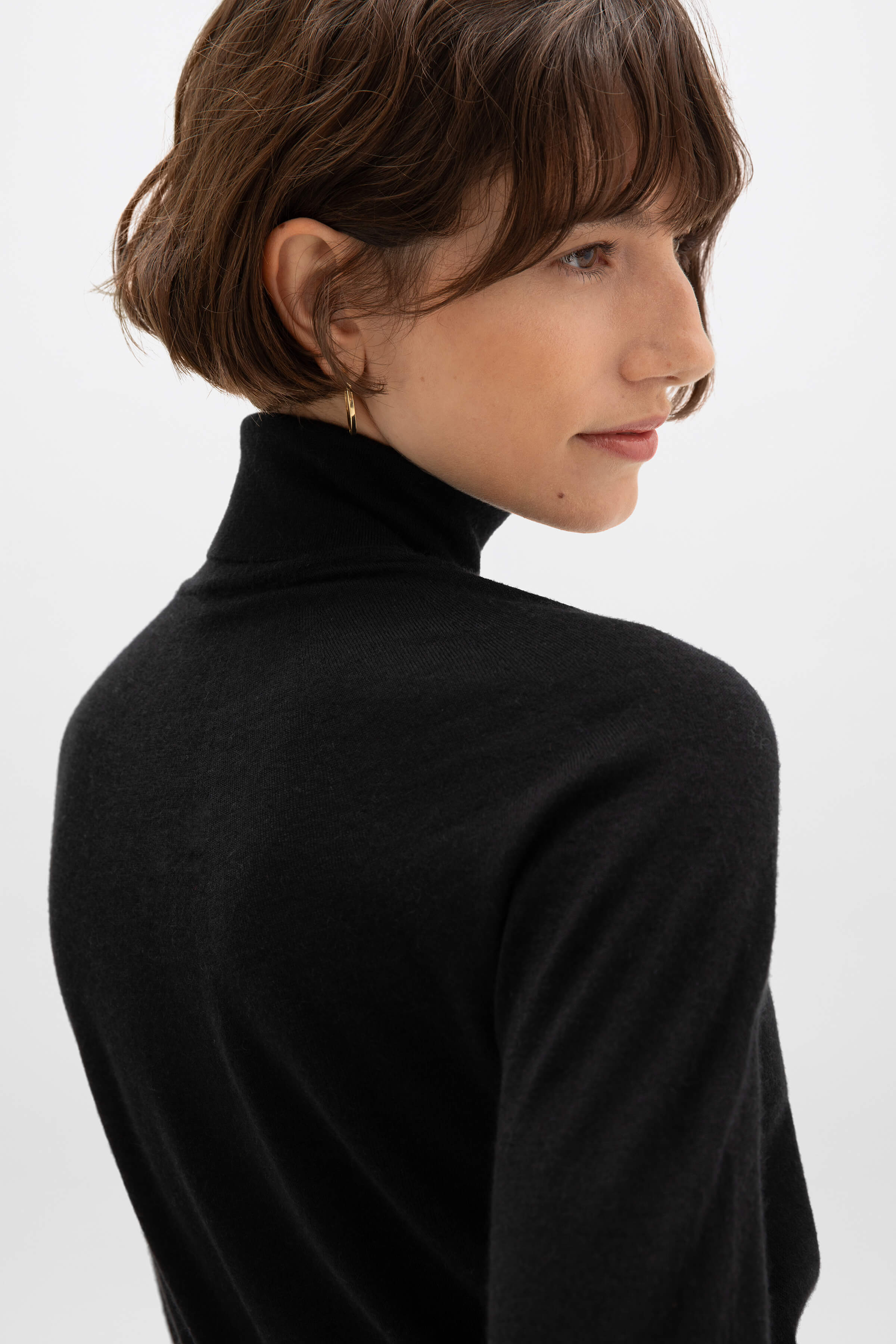 Superfine Cashmere Black Roll Neck