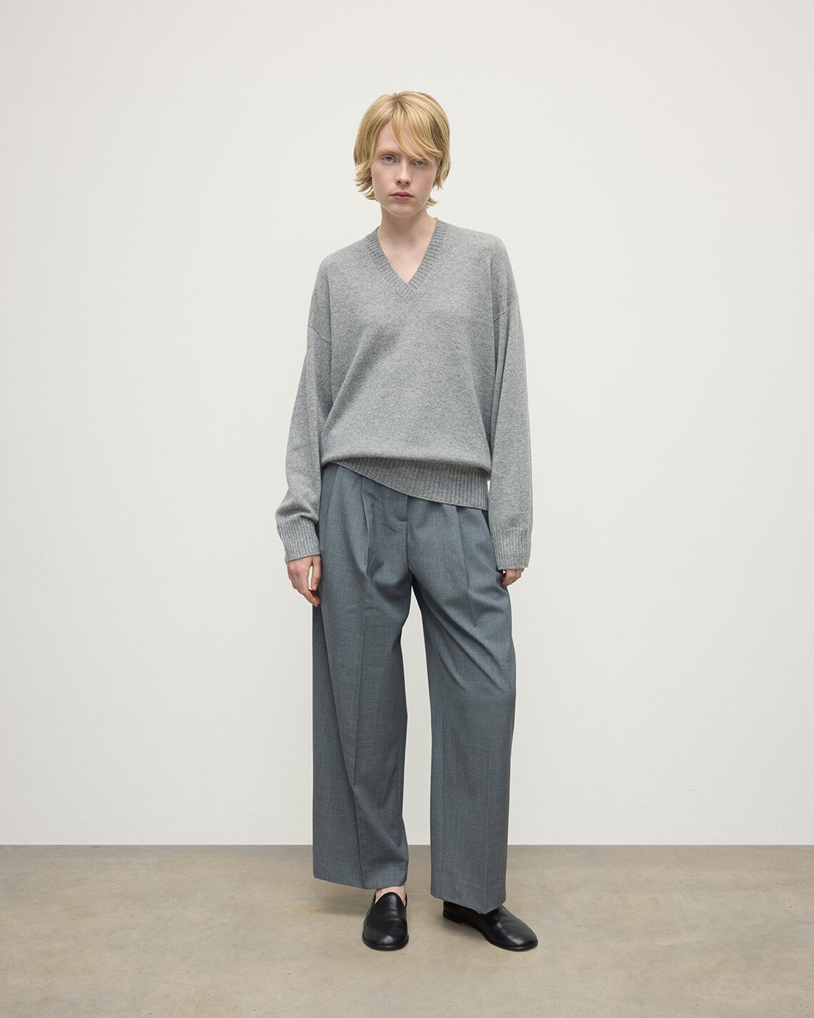 Relaxed Fit Gauzy Light Grey Cashmere Jumper