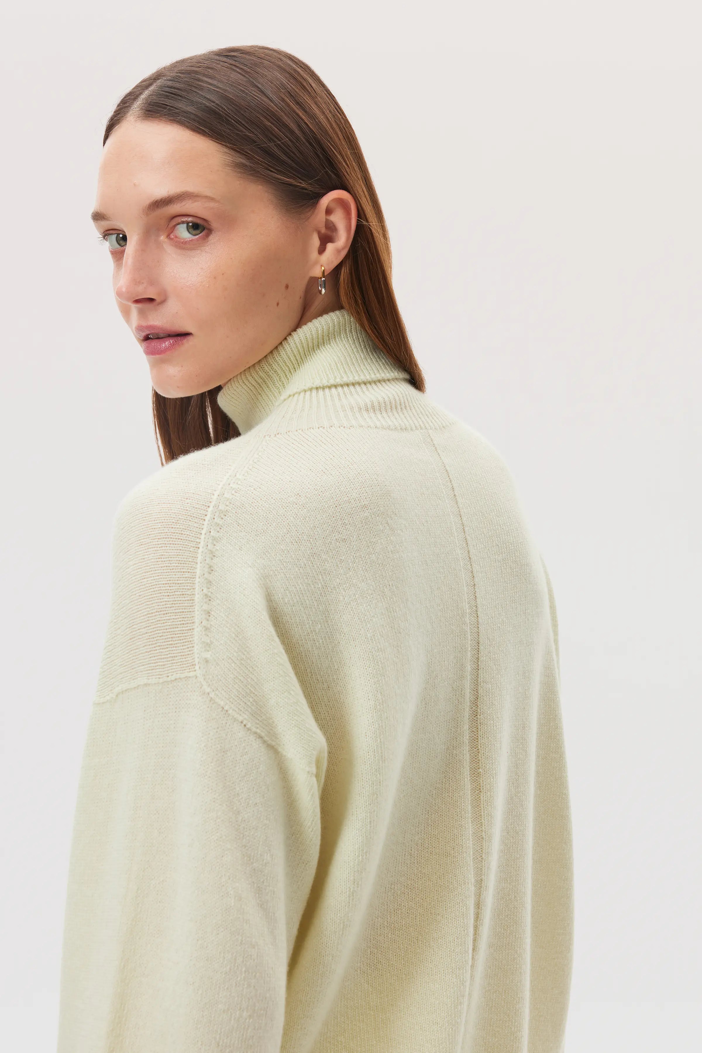 Gauzy Cashmere Roll Neck Light Yellow Jumper