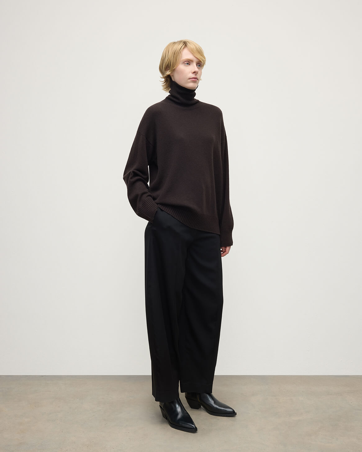 Gauzy Cashmere Dark Brown Roll Neck Jumper