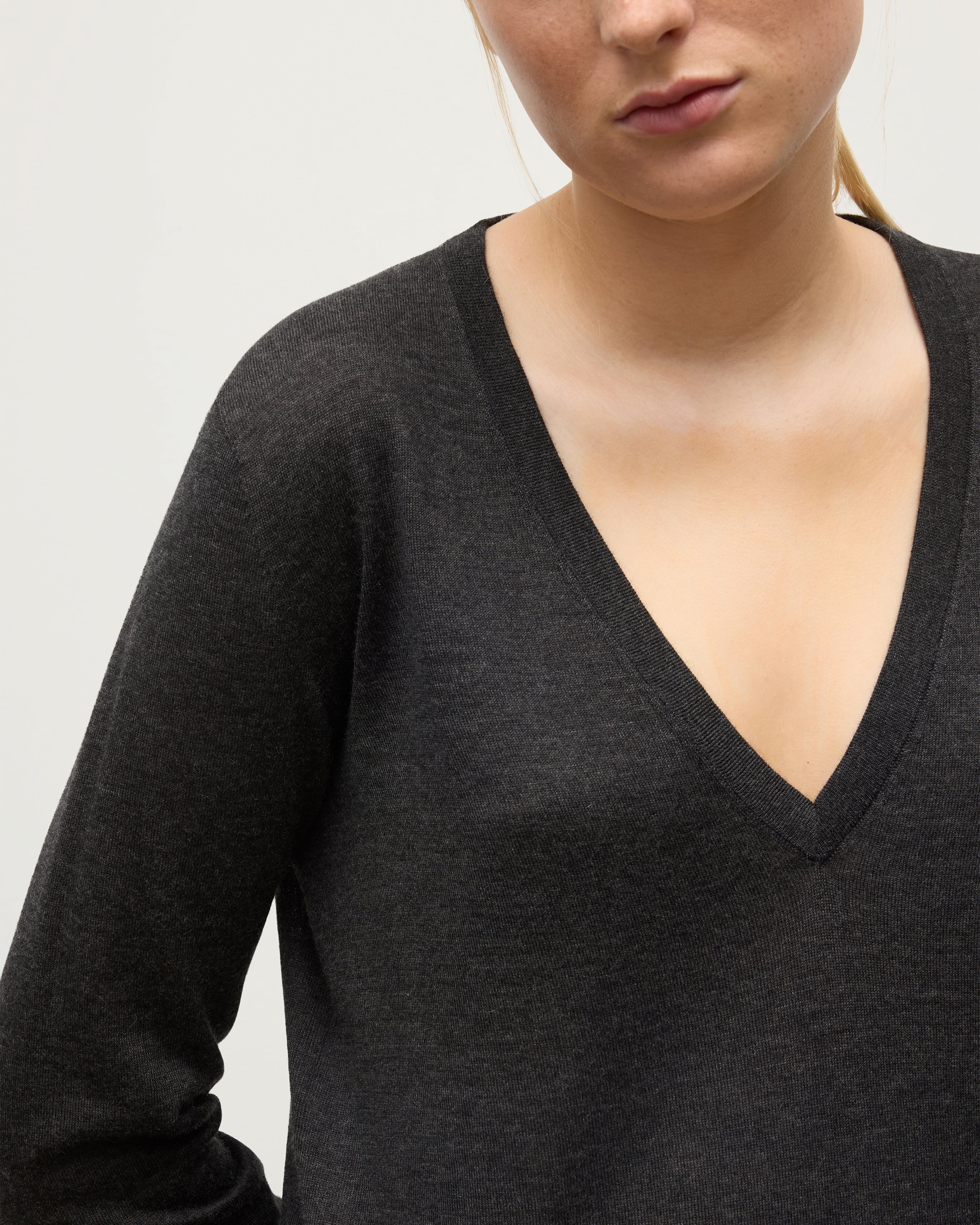 Elise Dark Grey Long Superfine Cashmere Jumper