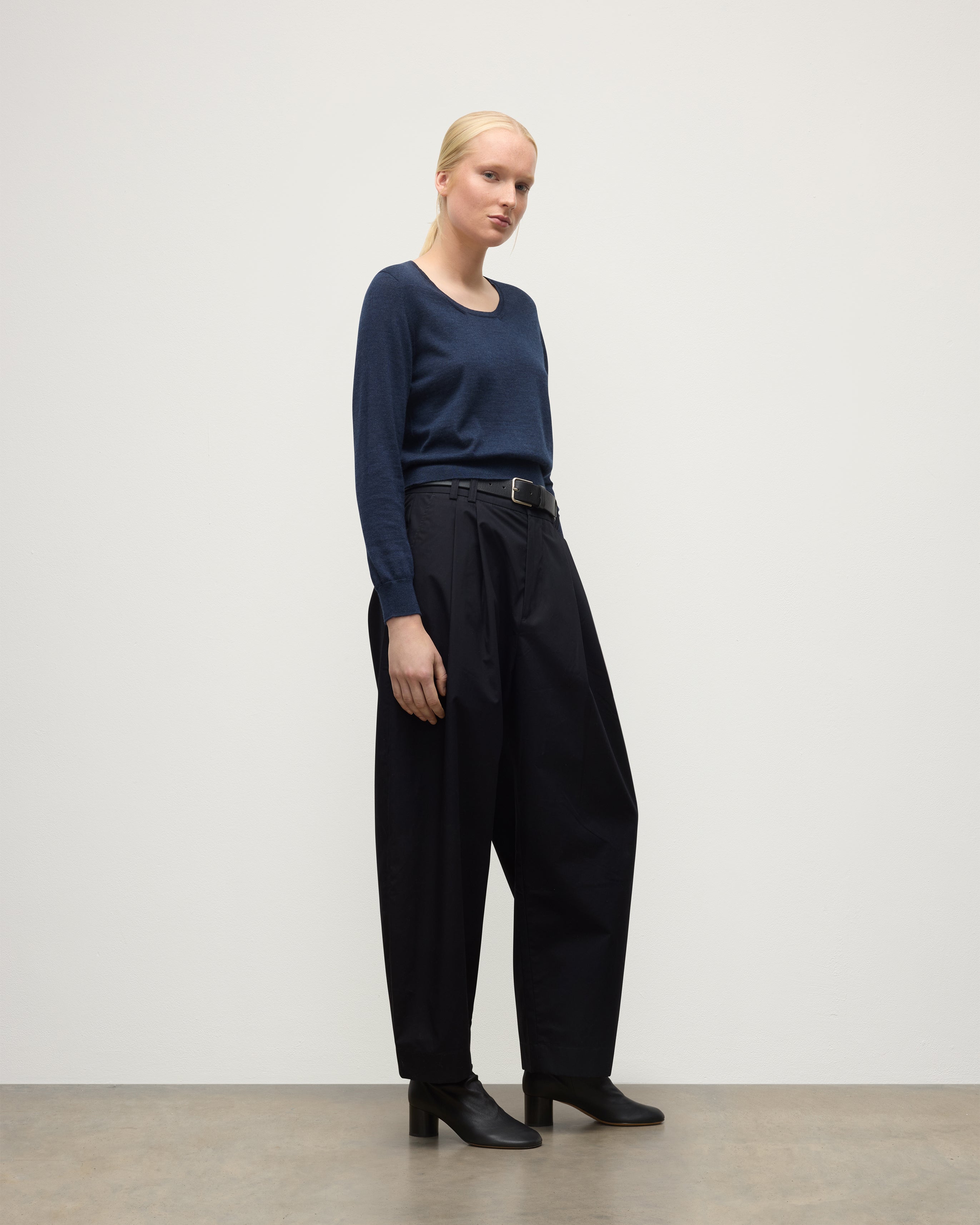 Ella Scoop Neck Superfine Cashmere Navy Jumper