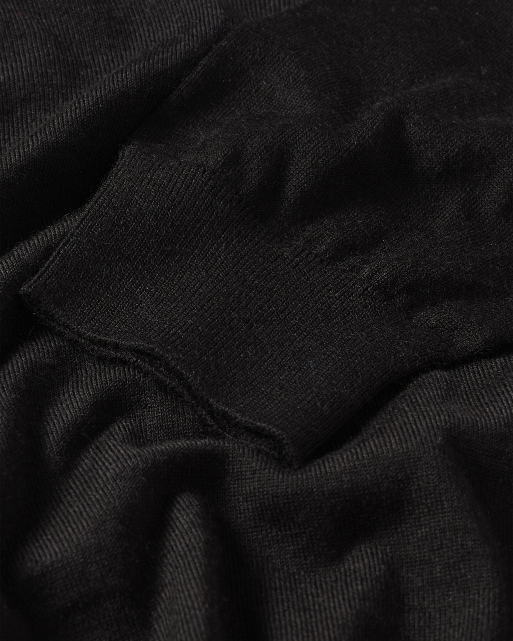 Fin Black V Neck Superfine Cashmere Jumper