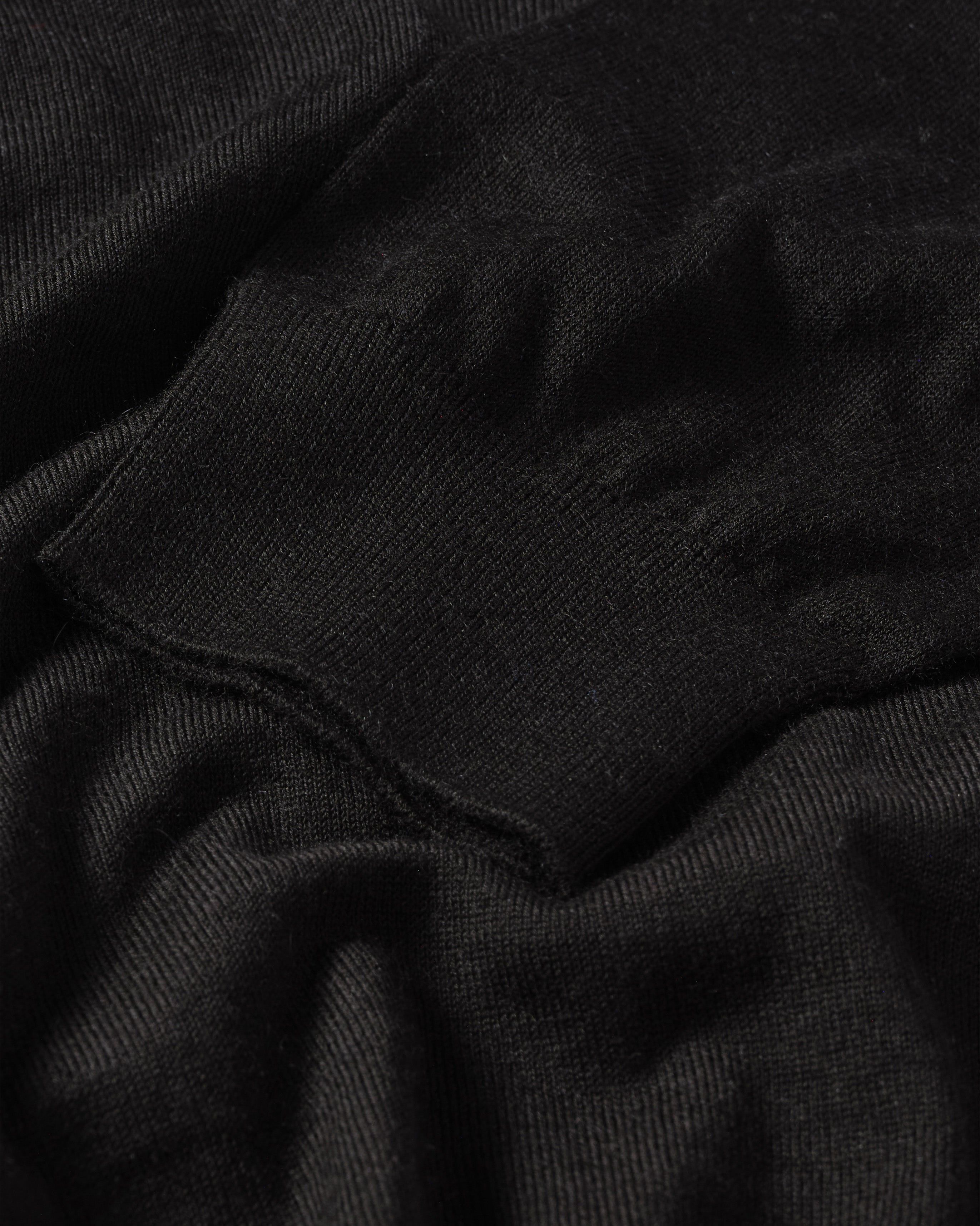 Fin Black V Neck Superfine Cashmere Jumper