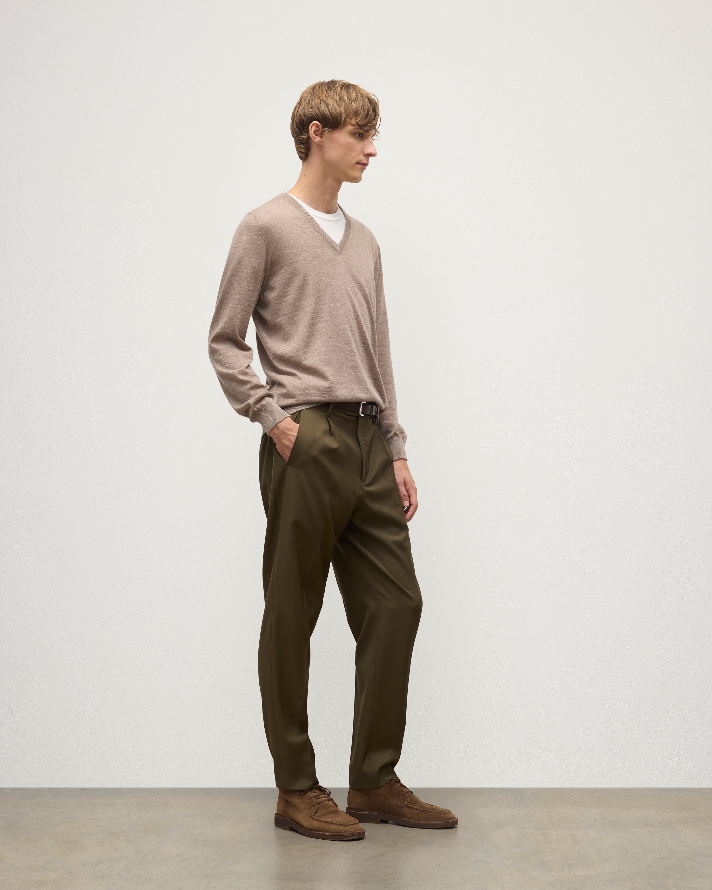 Fin Light Brown V Neck Superfine Cashmere Jumper