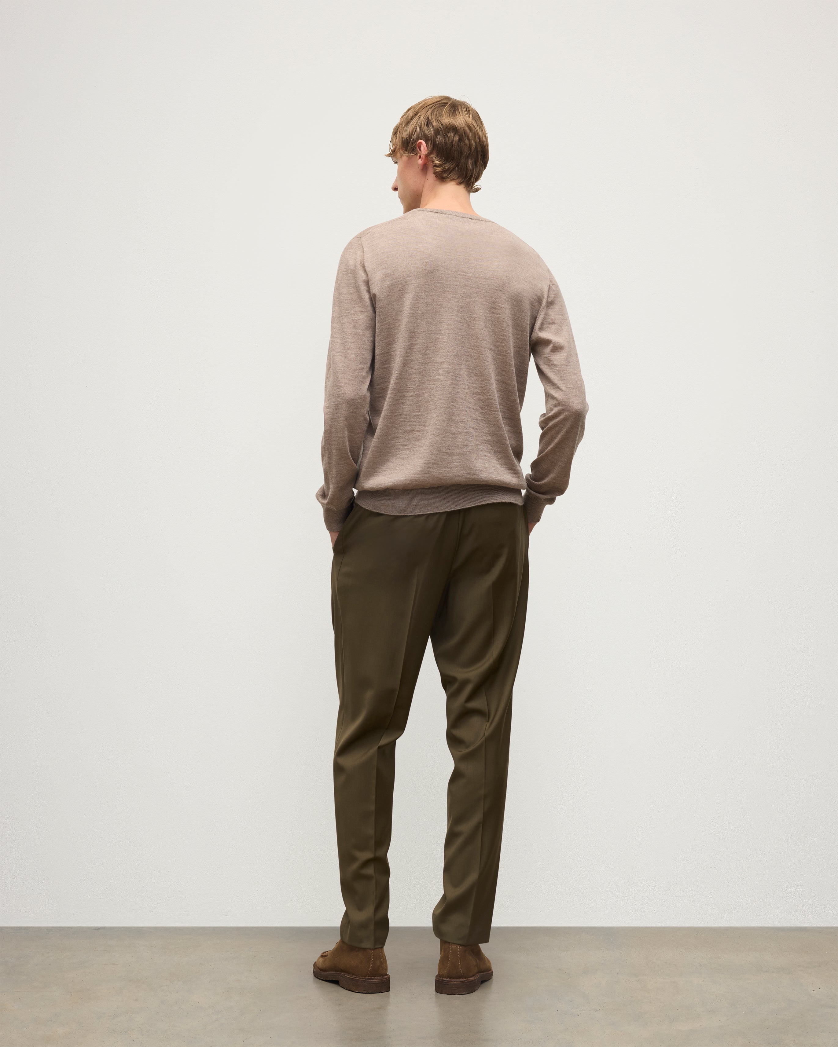 Fin Light Brown V Neck Superfine Cashmere Jumper