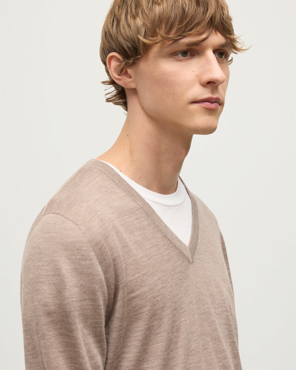 Fin Light Brown V Neck Superfine Cashmere Jumper