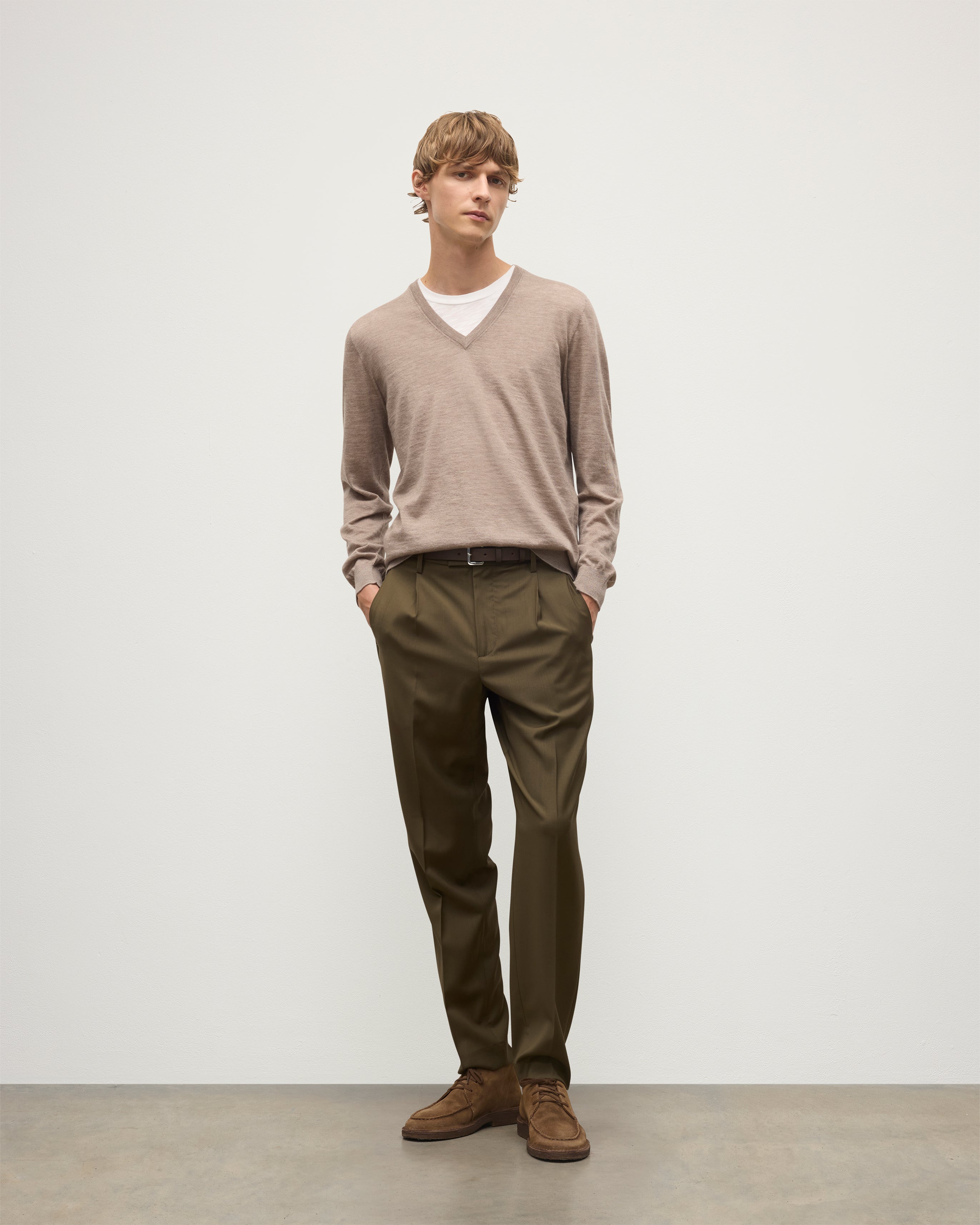 Fin Light Brown V Neck Superfine Cashmere Jumper