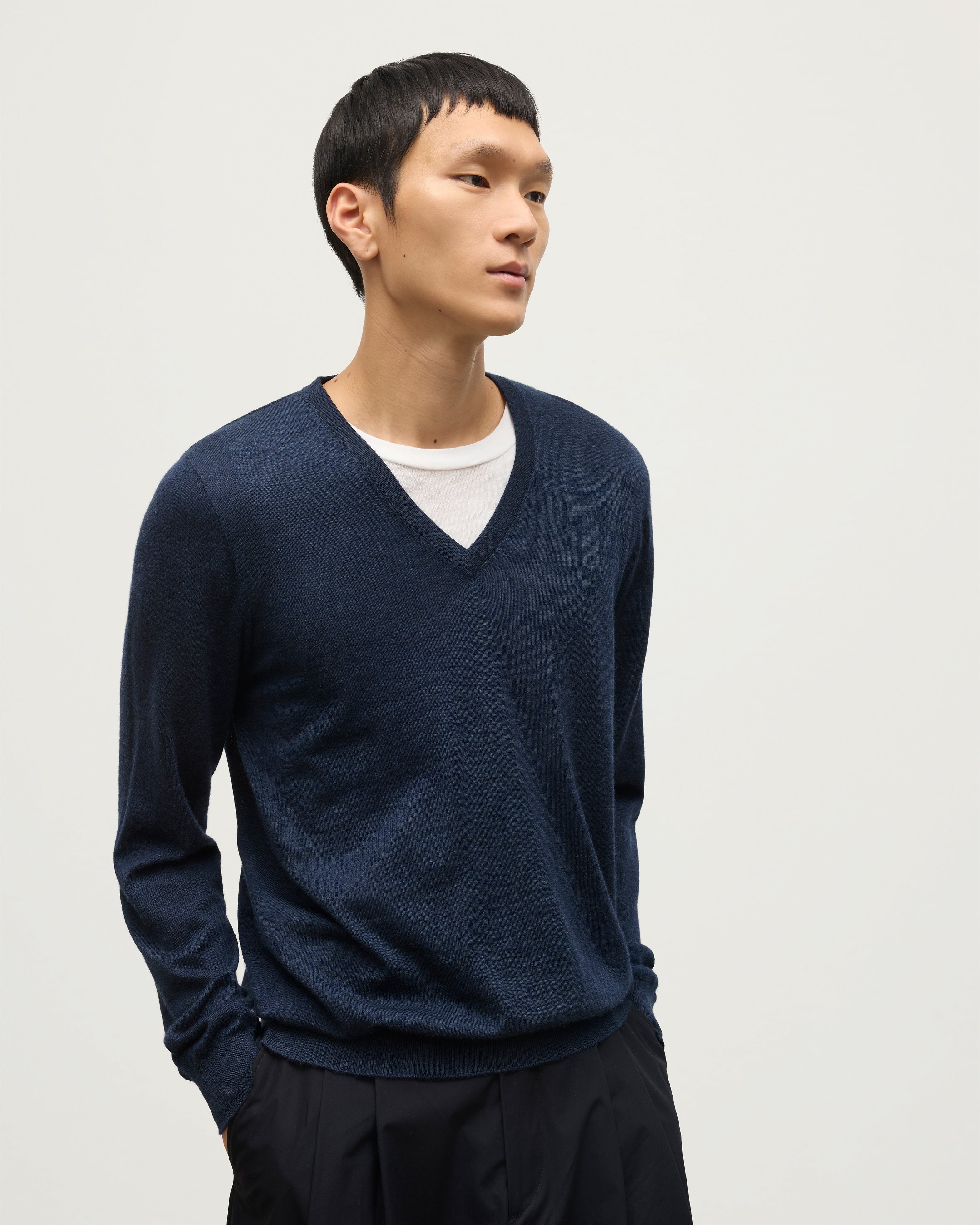 Fin Navy V Neck Superfine Cashmere Jumper
