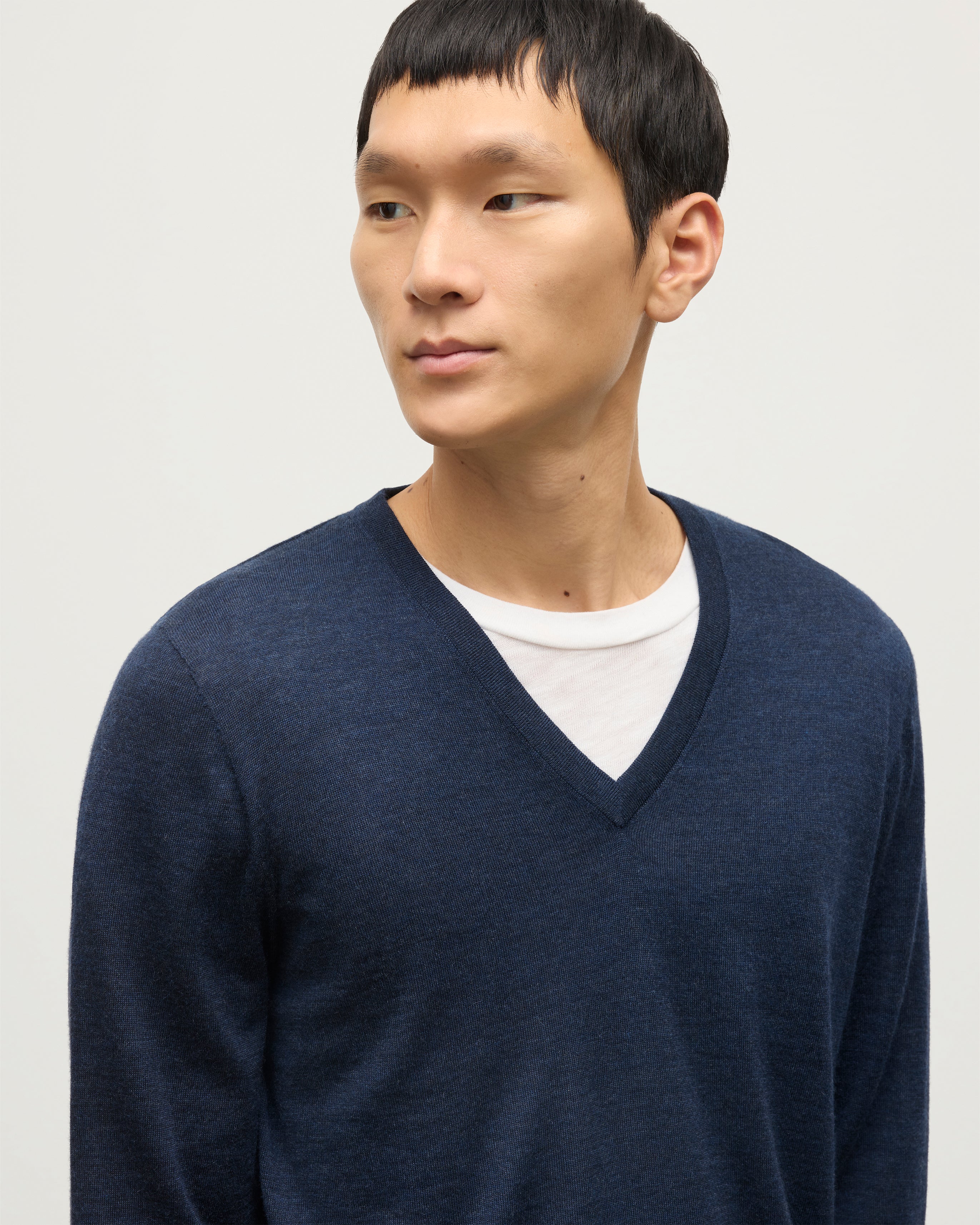 Fin Navy V Neck Superfine Cashmere Jumper