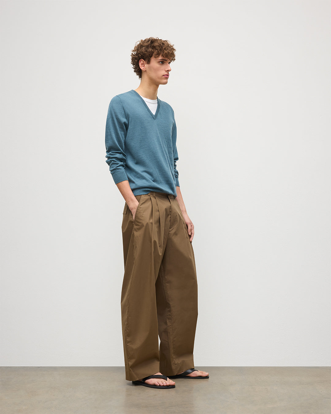 Fin Blue V Neck Superfine Cashmere Jumper