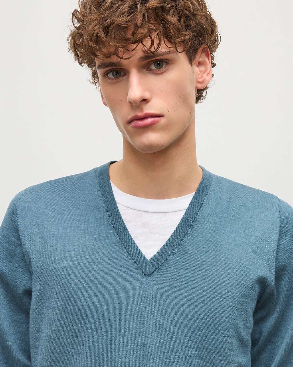 Fin Blue V Neck Superfine Cashmere Jumper