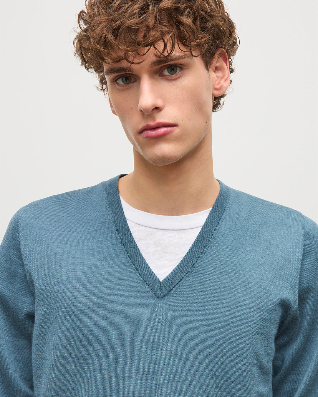Fin Blue V Neck Superfine Cashmere Jumper