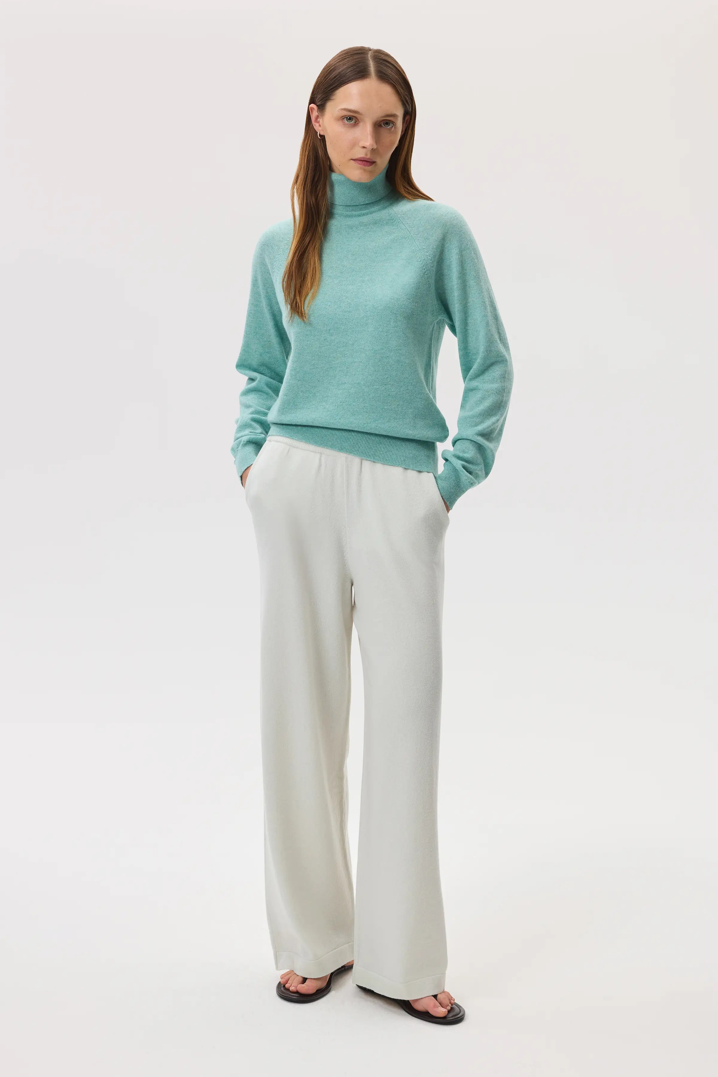 Classic Cashmere Roll Neck Green Jumper