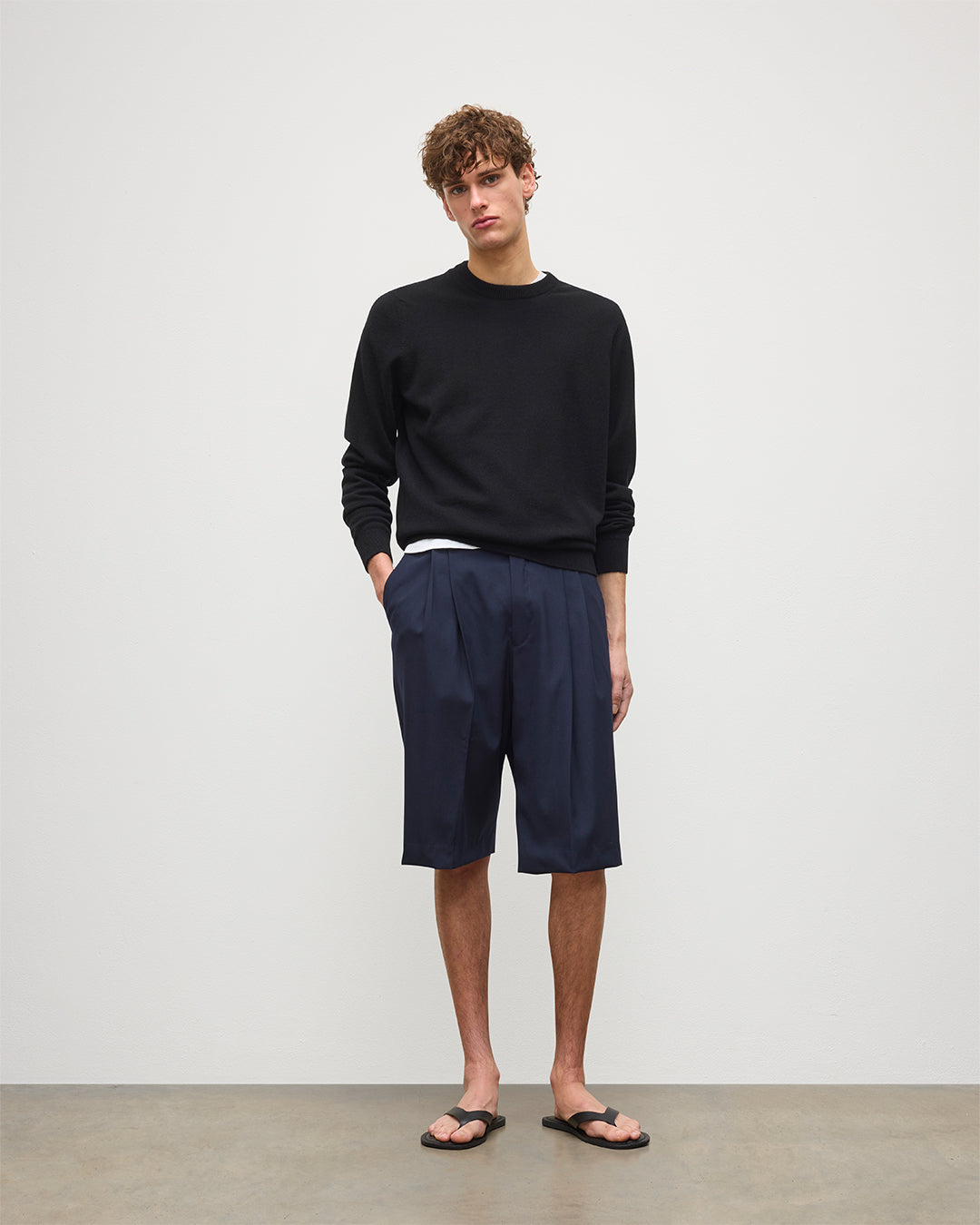 Rory Black Classic Cashmere Crew Jumper