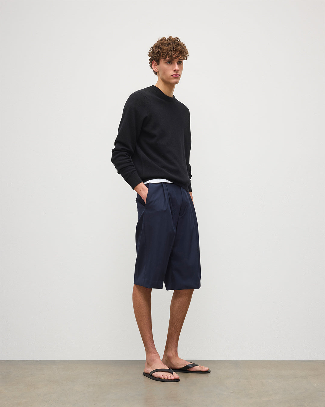 Rory Black Classic Cashmere Crew Jumper