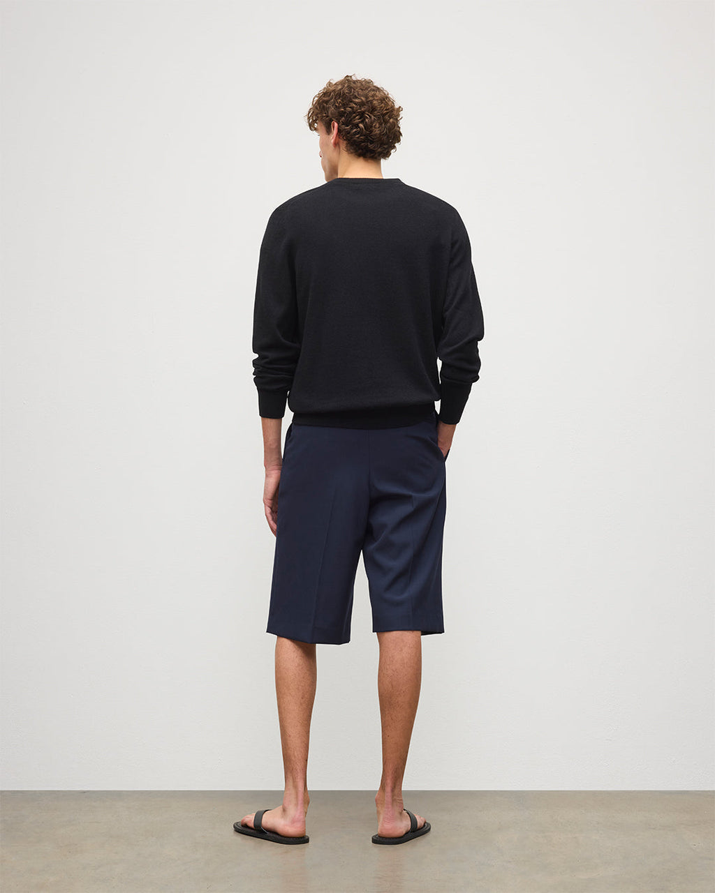 Rory Black Classic Cashmere Crew Jumper