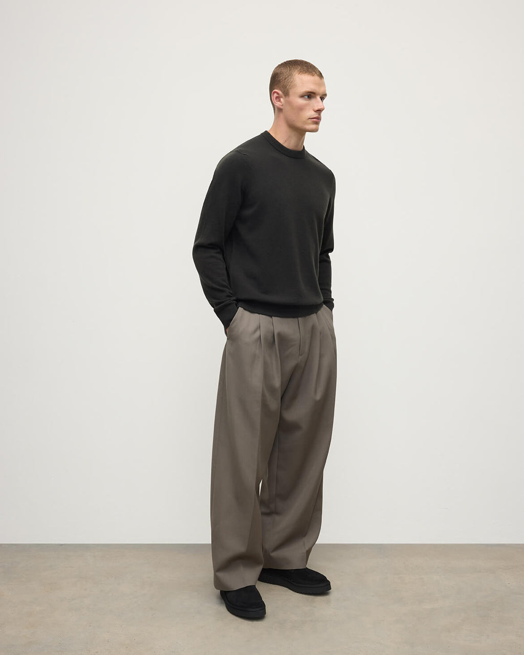Classic Cashmere Dark Grey Round Neck Jumper