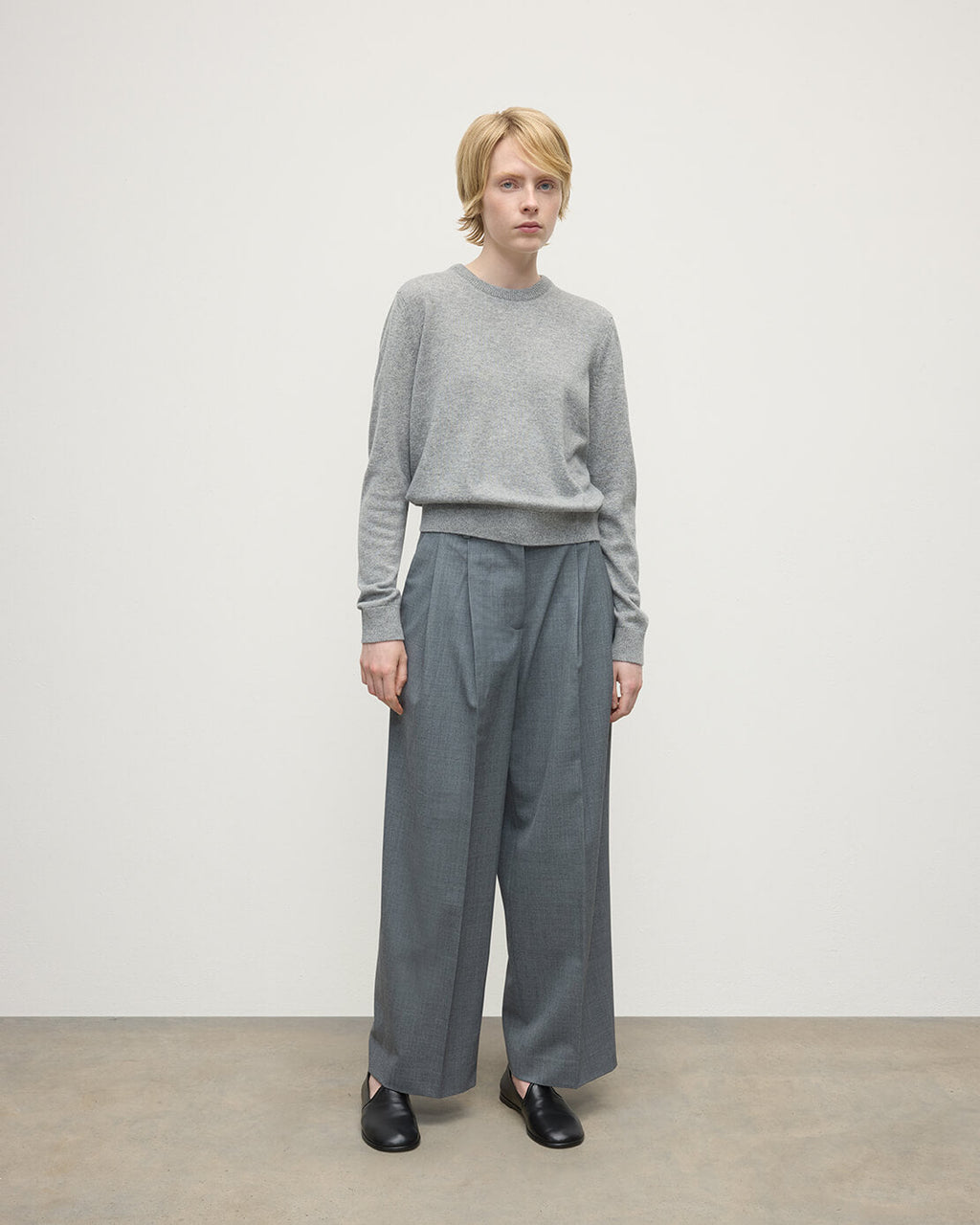 Classic Cashmere Light Grey Round Neck Jumper