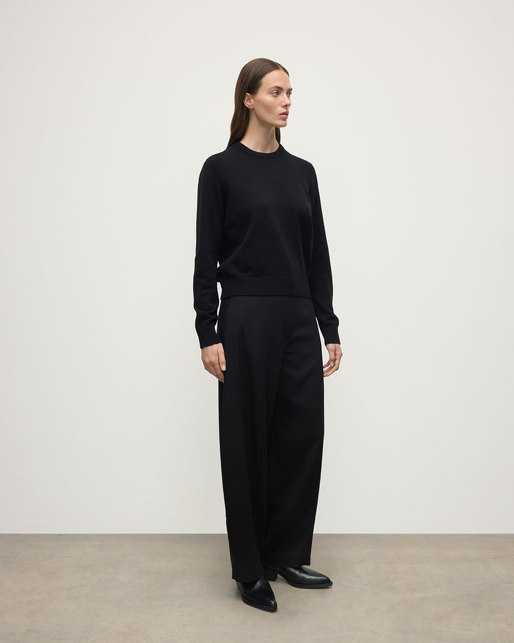 Classic Cashmere Black Round Neck Jumper