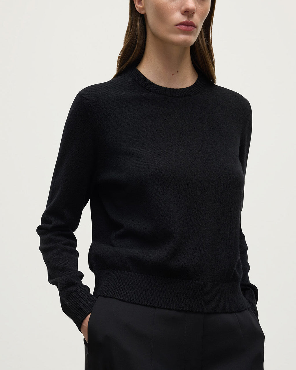 Classic Cashmere Black Round Neck Jumper