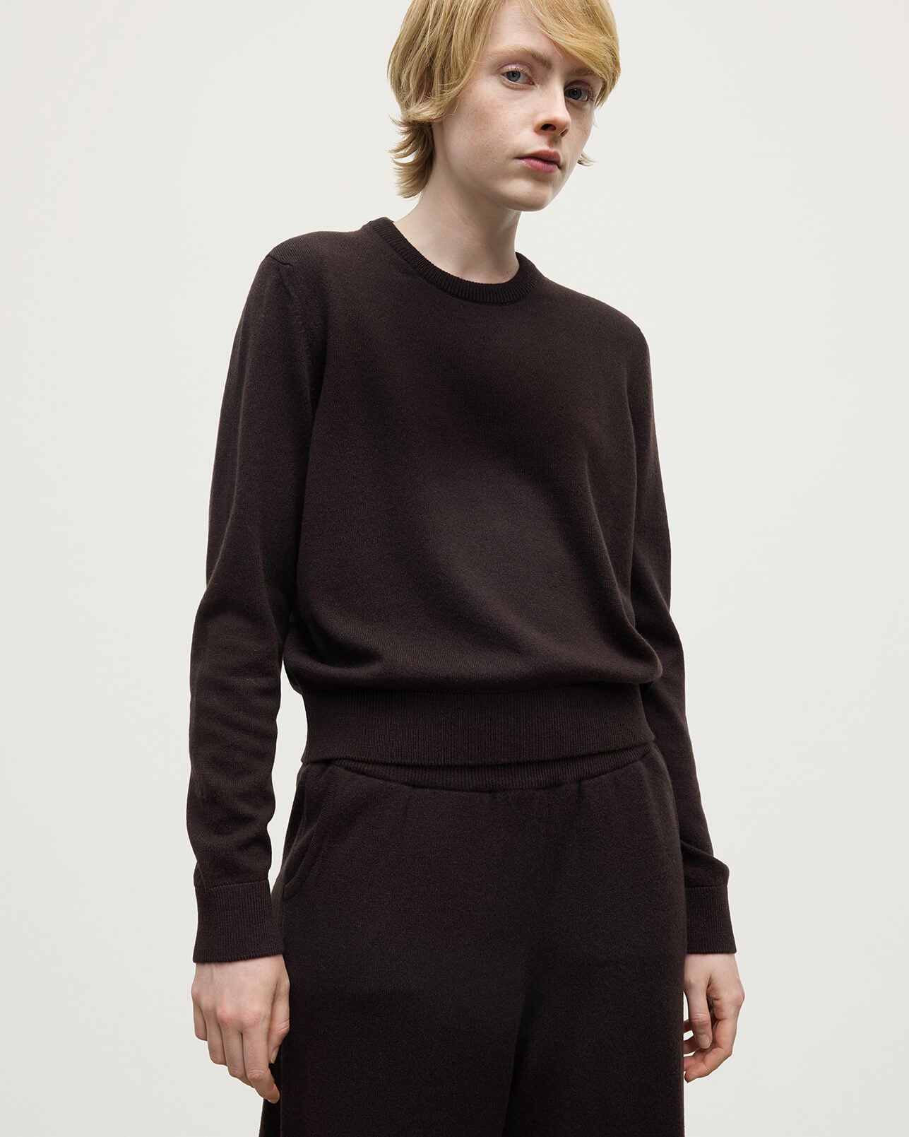 Classic Cashmere Dark Brown Round Neck Jumper