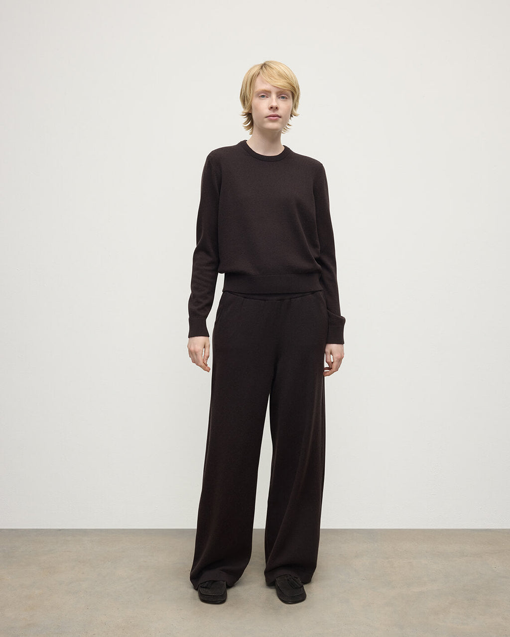 Classic Cashmere Dark Brown Round Neck Jumper